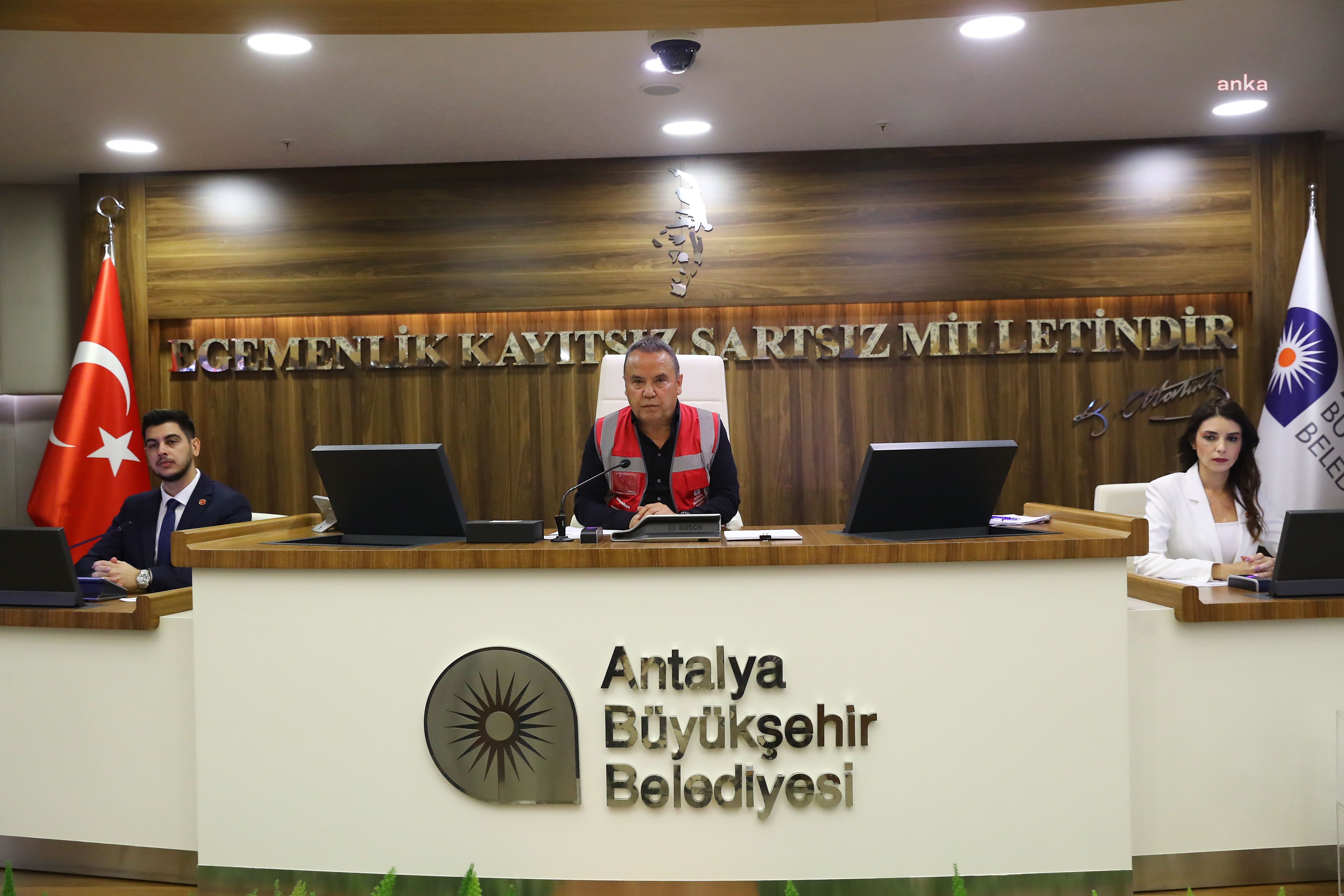 ANTALYA BÜYÜKŞEHİR BELEDİYE MECLİSİ, YENİ DÖNEMİN İLK TOPLANTISINI YAPTI