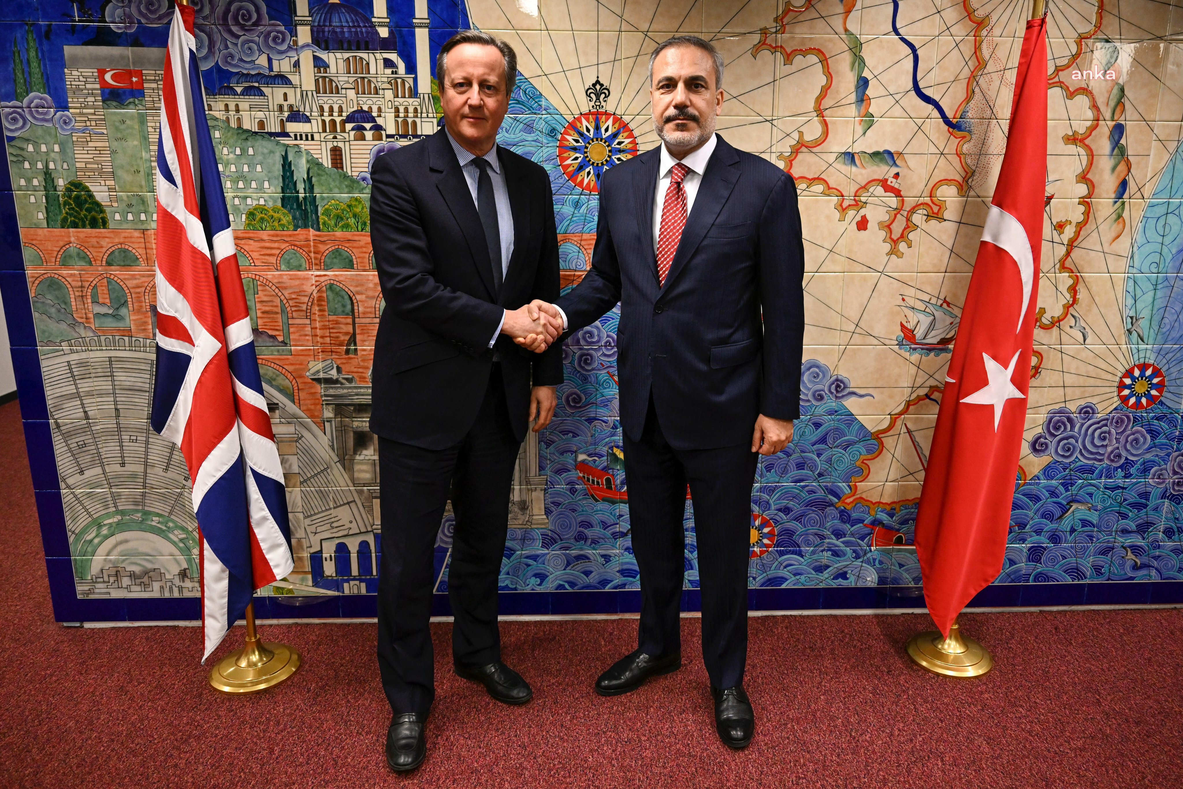 DIŞİŞLERİ BAKANI HAKAN FİDAN  İNGİLİZ MEVKİDAŞI CAMERON İLE GÖRÜŞTÜ