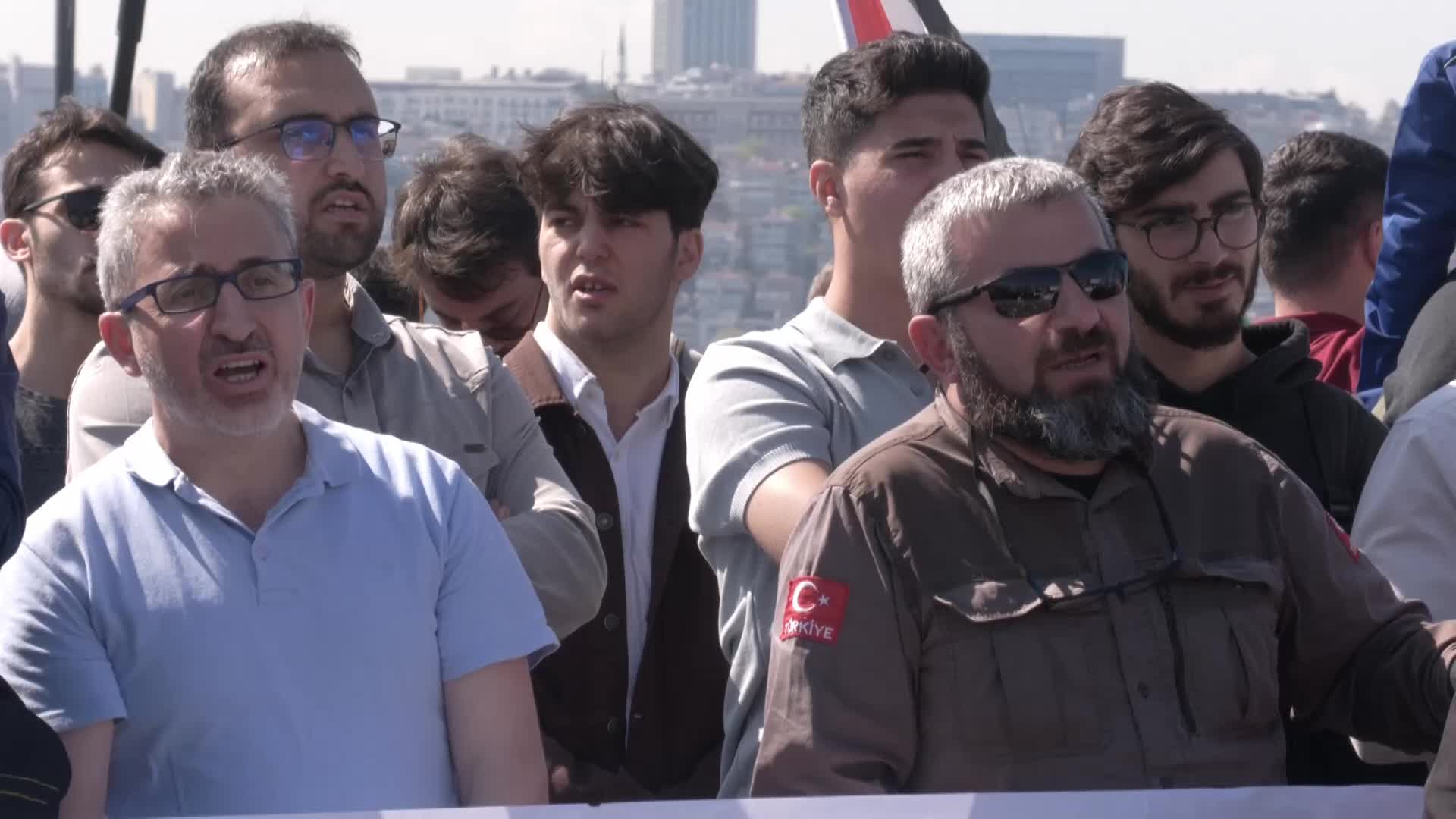 ÜSKÜDAR'DA "İSRAİL İLE TİCARET TAMAMEN KESİLSİN" EYLEMİ:  "KISITLAMA DEĞİL, TÜM KALEMLERİ KAPSAYAN BİR AMBARGO TALEP EDİYORUZ!"