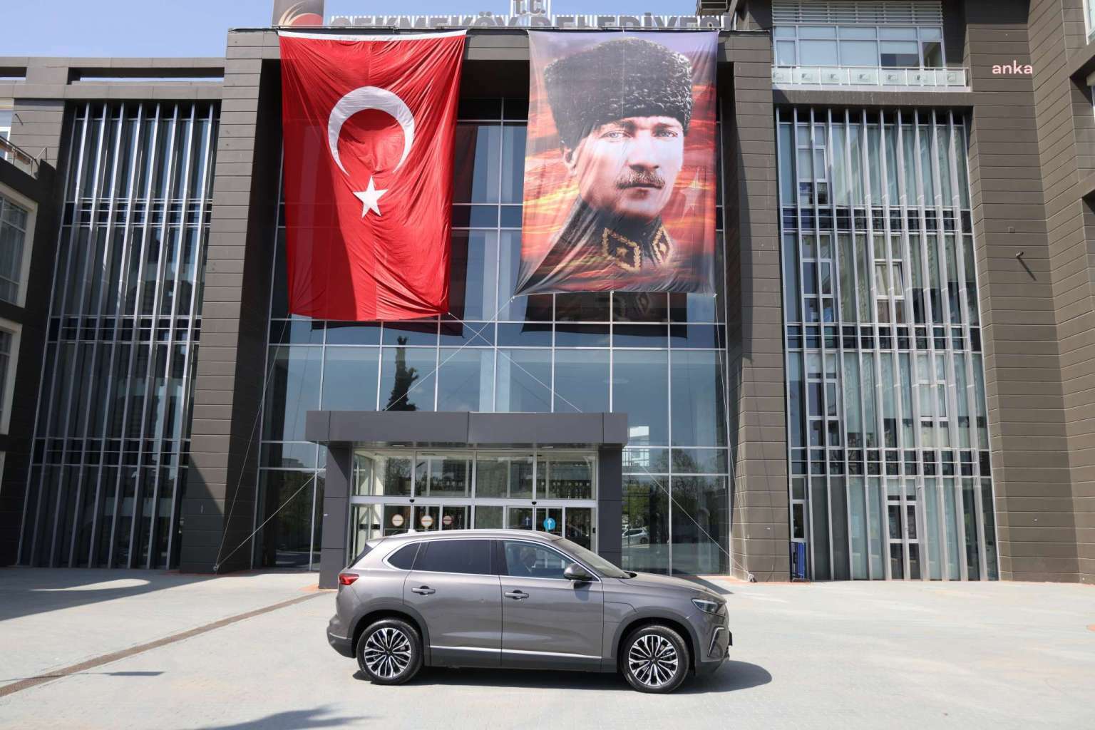 CHP'Lİ ADAYIN KAZANDIĞI ÇEKMEKÖY'DE TOGG ŞEHİT VE GAZİ YAKINLARINA HİZMET VERECEK
