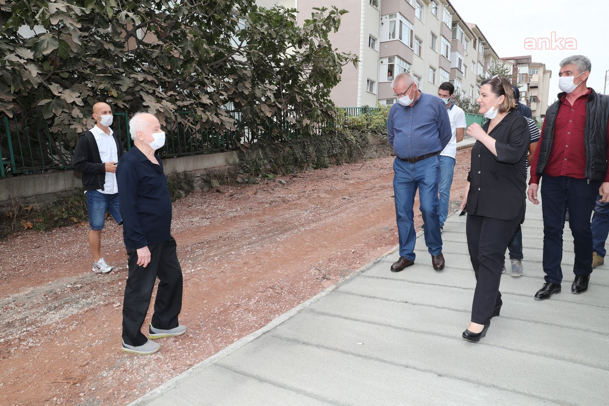 İZMİT BELEDİYESİ'NDEN ERDİL SOKAK'TA BETON YOL ÇALIŞMASI
