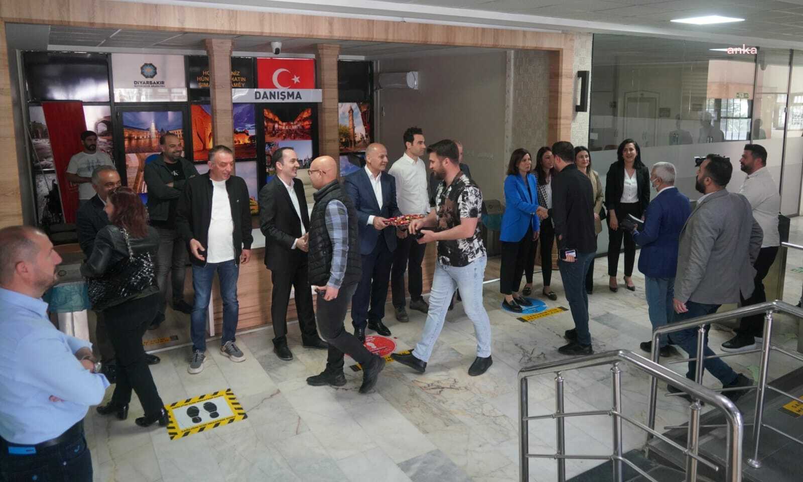 DİYARBAKIR’DA 5 YIL SONRA KAYYUMSUZ İLK MESAİ BAŞLADI