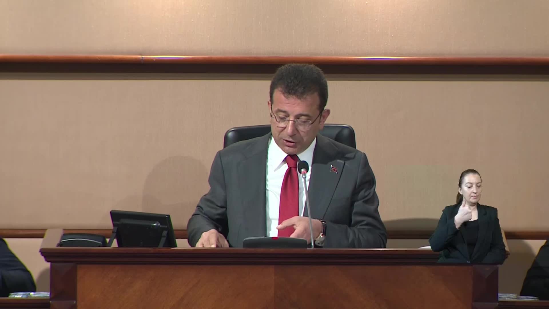 İBB MECLİSİ 9. DÖNEM İLK OTURUMUNDA KONUŞAN İMAMOĞLU'NDAN KEPEZ TUTUKLAMASINA TEPKİ: "ADALETİN ADAMINA GÖRE TECELLİ ETMİŞ OLMASI DUYGUSUNU YARATMIŞTIR"