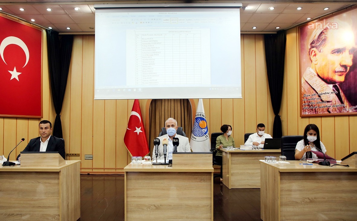 MERSİN'DE TARTIŞMALI BORU HATTINA BAŞKAN'DAN DA RET