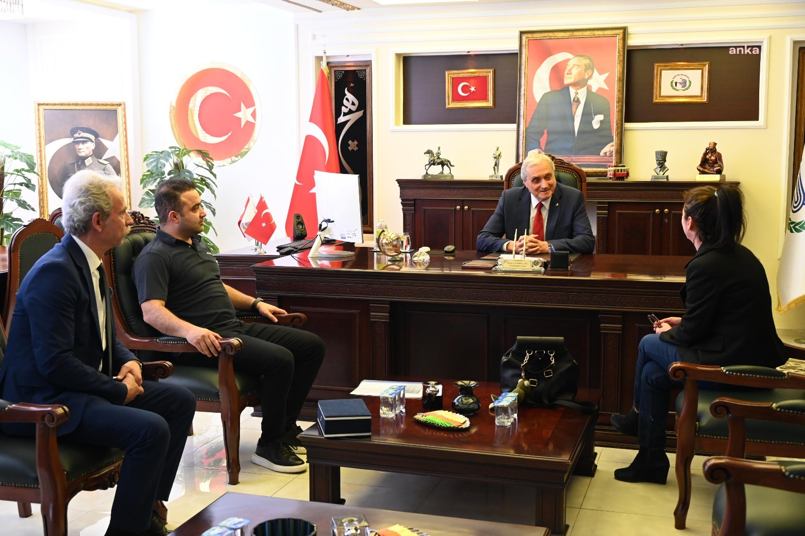 BOZÜYÜK BELEDİYE BAŞKANI BAKKALCIOĞLU’NA TEBRİK ZİYARETLERİ SÜRÜYOR