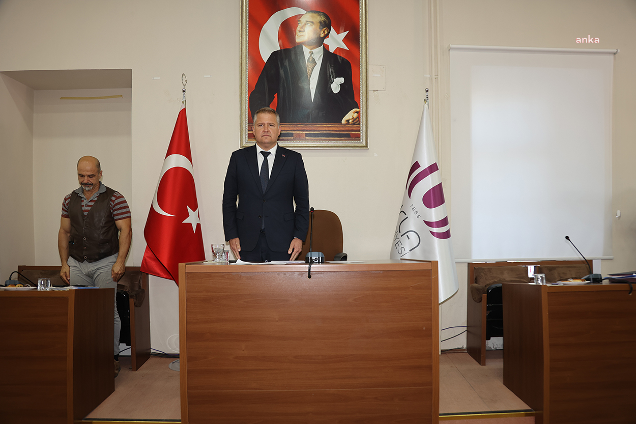URLA BELEDİYE BAŞKANI BALKAN: "ŞEFFAFLIK, ADALET VE KATILIMCILIK İLKELERİ DOĞRULTUSUNDA ÇALIŞMALAR GERÇEKLEŞTİRECEĞİZ"
