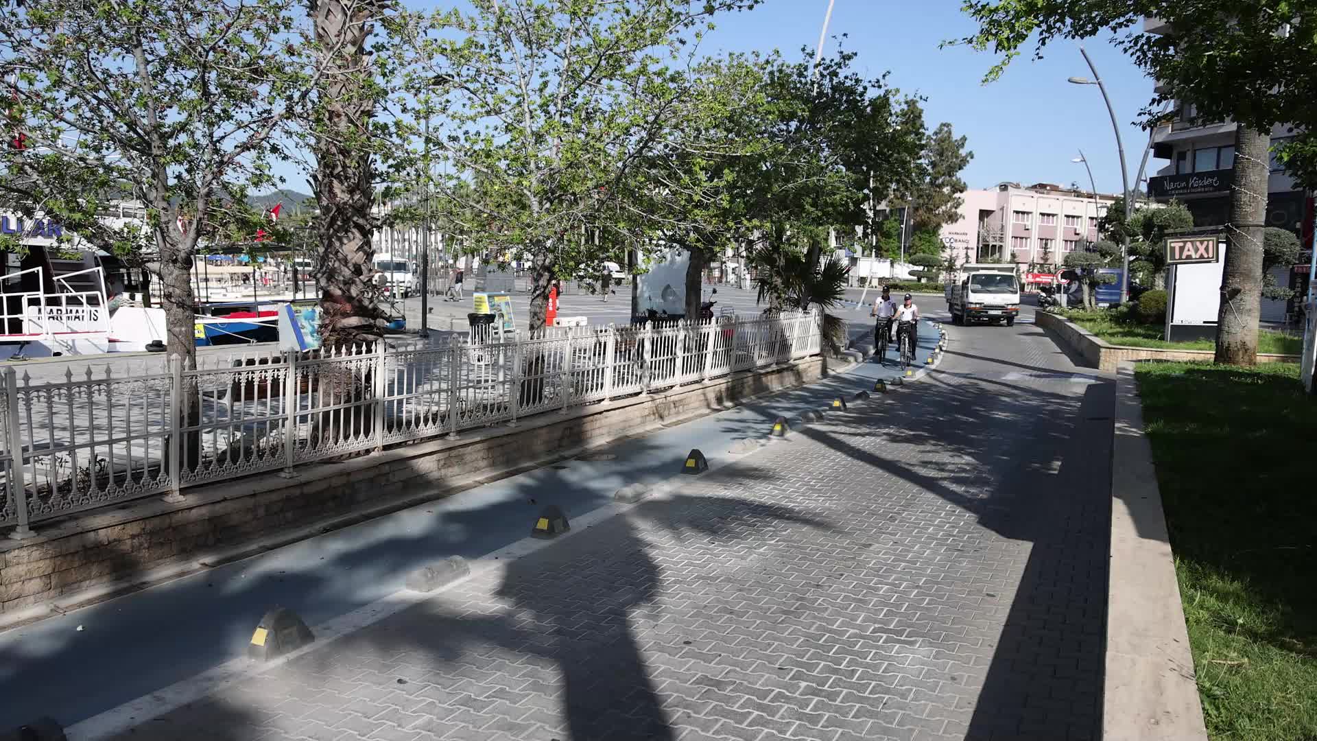 MARMARİS BELEDİYESİ'NDEN YAZ SEZONUNDA BİSİKLETLİ ZABITA UYGULAMASI