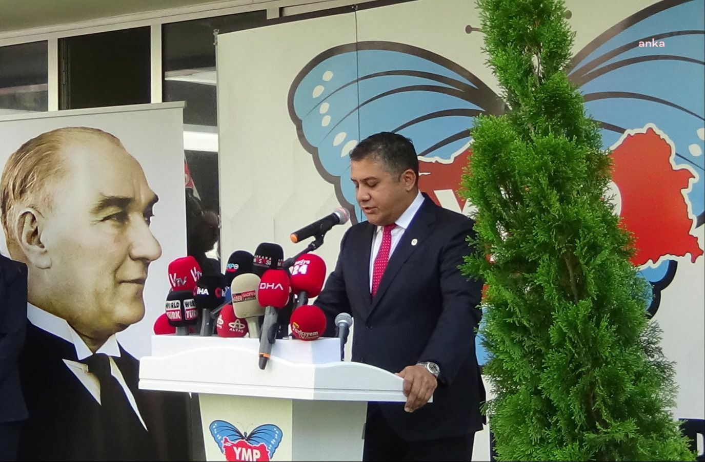 YERLİ VE MİLLİ PARTİ GENEL BAŞKANI TEOMAN MUTLU: "CHP'NİN İŞİ ERKEN SEÇİMİ SAĞLAMAKTIR, AK PARTİ'YE NEFES ALDIRMAK DEĞİL"