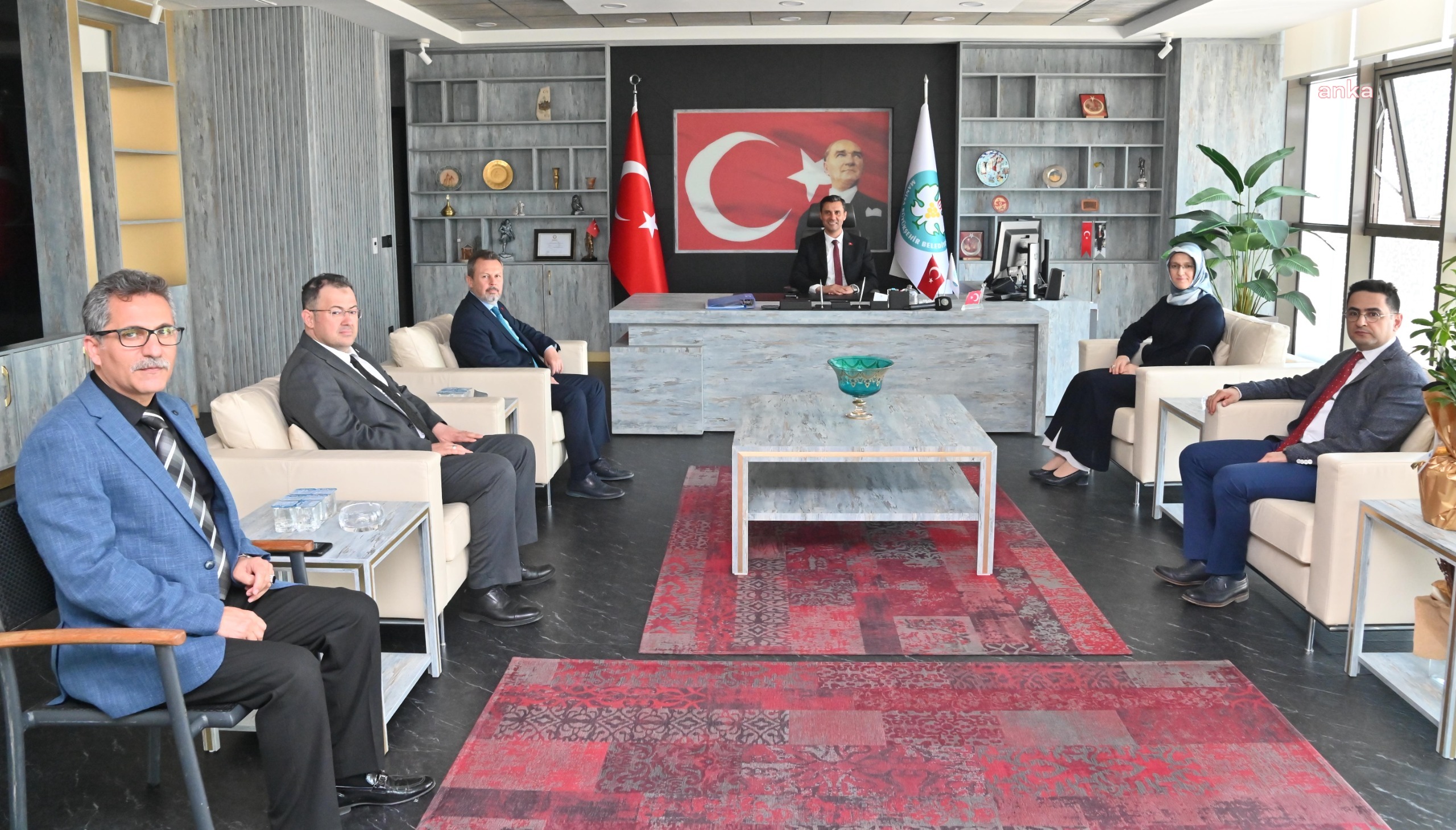 MCBÜ REKTÖRÜ KİBAR, MANİSA BÜYÜKŞEHİR BELEDİYE BAŞKANI ZEYREK’İ ZİYARET ETTİ