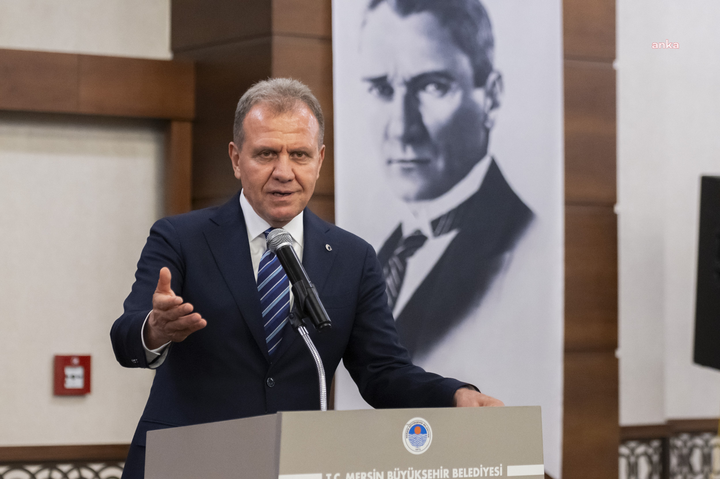 VAHAP SEÇER, İLÇE BELEDİYE BAŞKANLARI VE MECLİS ÜYELERİ İLE BİR ARAYA GELDİ