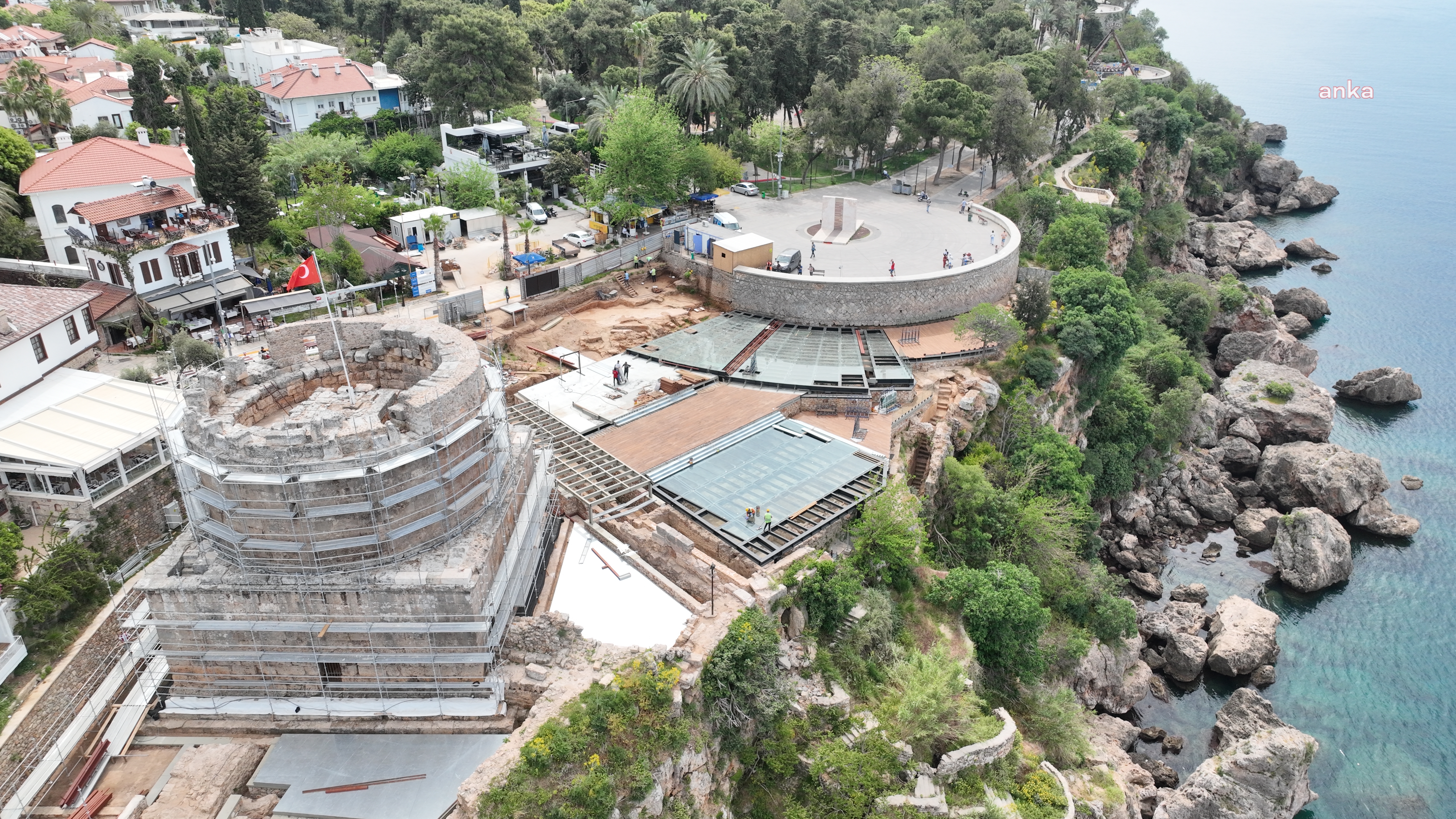 ANTALYA BÜYÜKŞEHİR’DEN ‘HIDIRLIK KULESİ SEYİR TERASI PROJESİ’NDE YOĞUN ÇALIŞMA