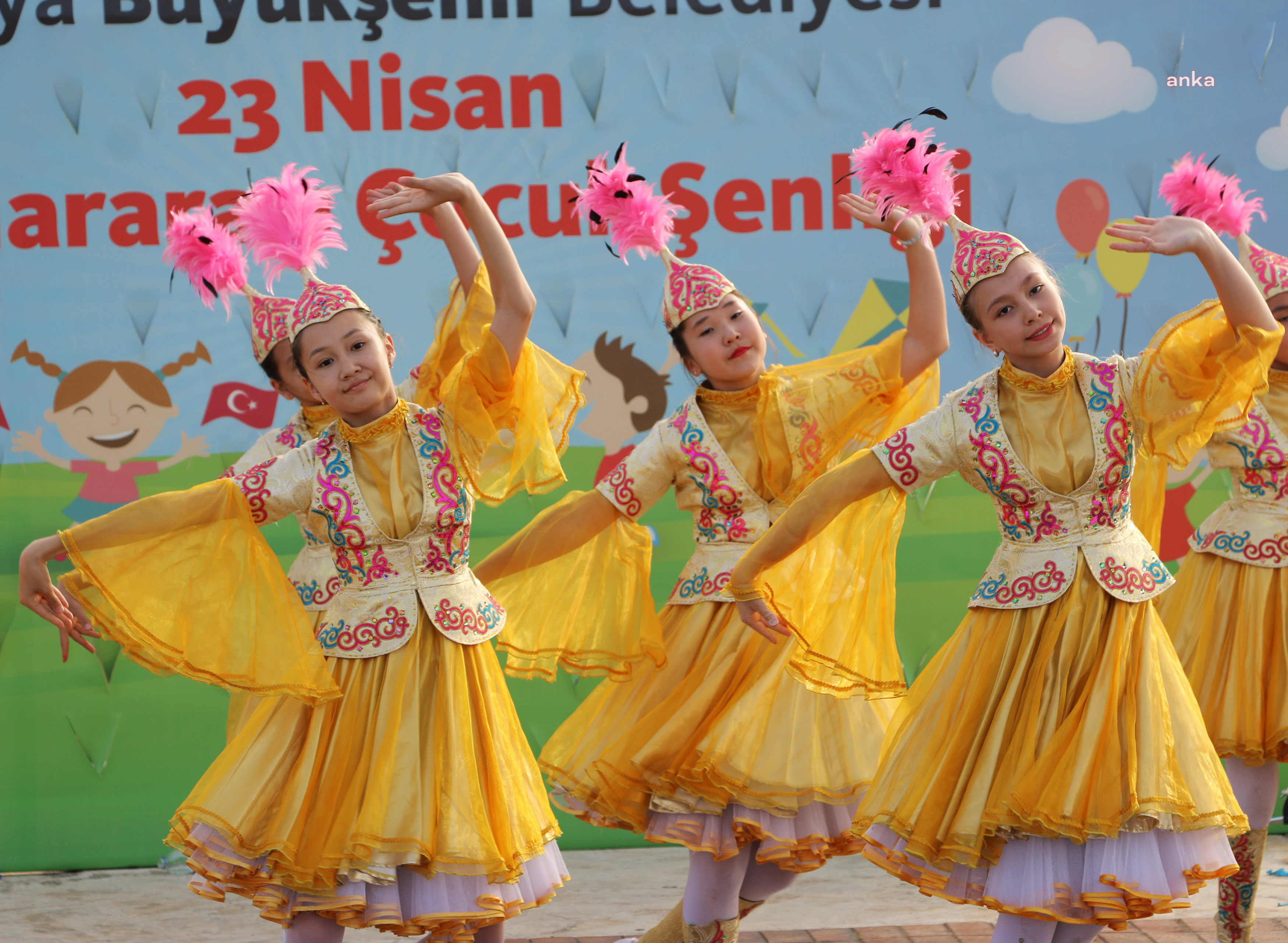 ANTALYA BÜYÜKŞEHİR BELEDİYESİ, 23 NİSAN’I COŞKUYLA KUTLAYACAK
