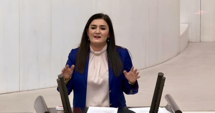 SEVDAN ERDAN KILIÇ, SIĞACIK YAT LİMANINDAKİ KAPASİTE ARTIŞINI MECLİS GÜNDEMİNE TAŞIDI: "EMEKLİYİ, ÇALIŞANI AÇLIK SINIRINA MAHKUM EDEN İKTİDAR BİR AVUÇ İNSANIN LÜKSÜ OLSUN DİYE PROJEYE 40 MİLYON AYIRDI"