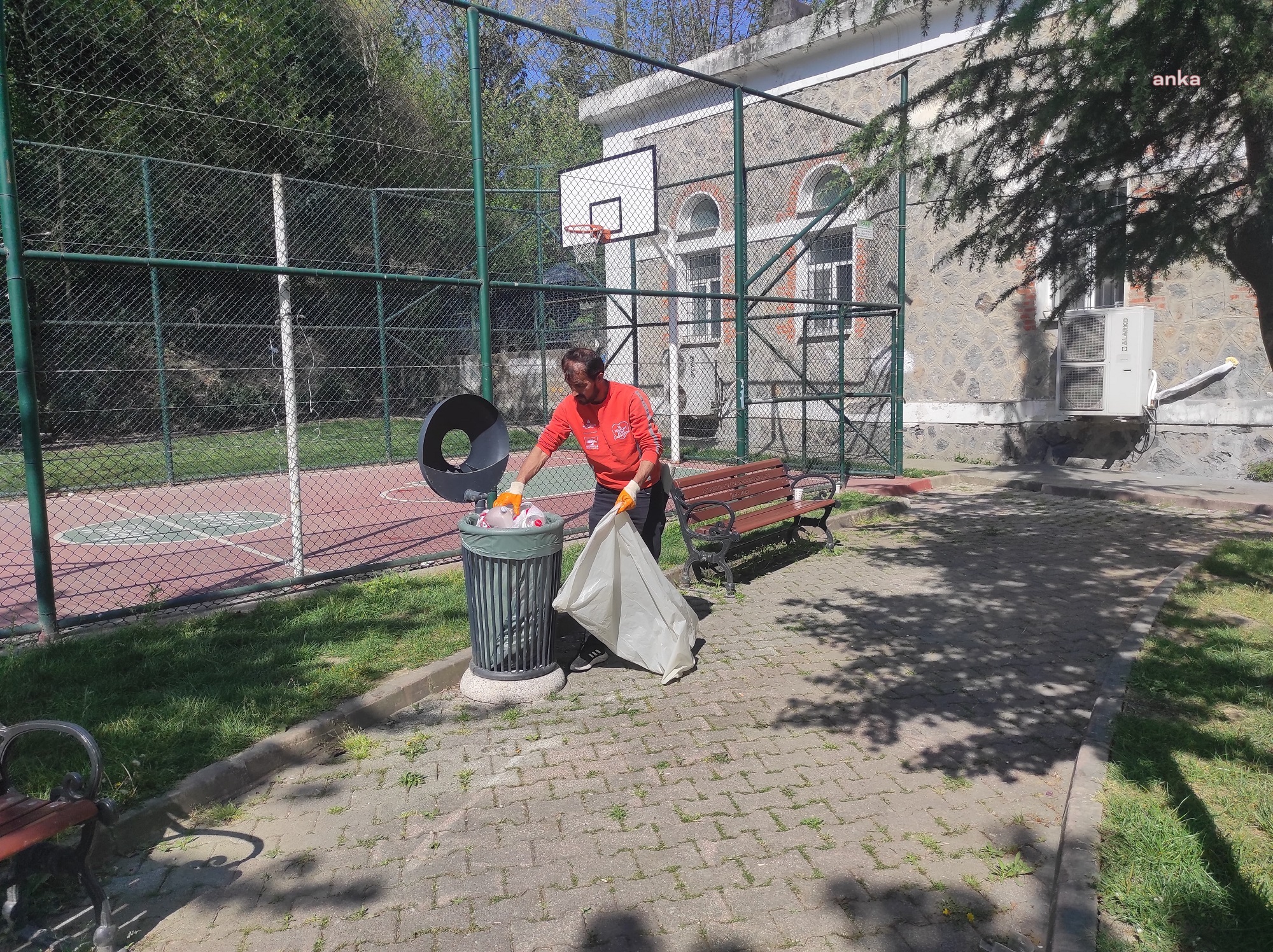 BAYRAM TATİLİNDE İSTANBUL'UN YEŞİL ALANLARI, KIYI VE PLAJLARINDAN 1.440 TON ÇÖP TOPLANDI