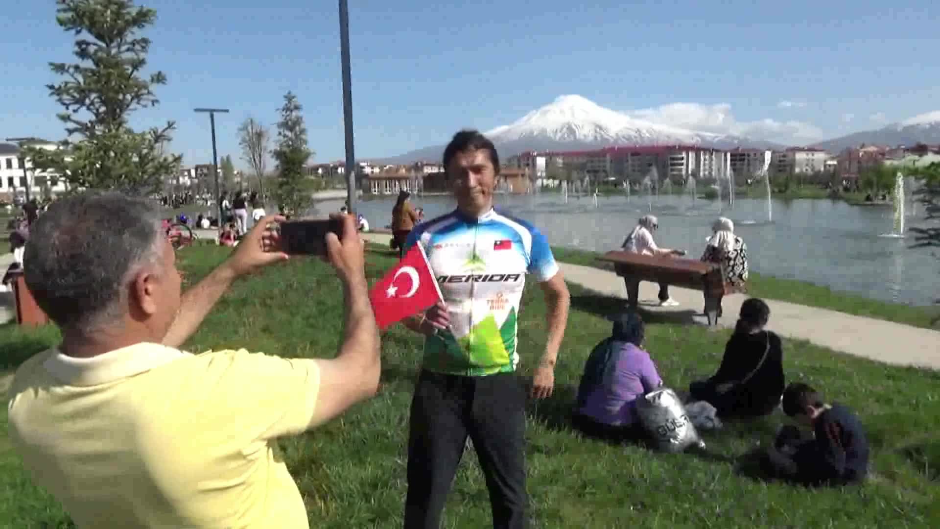 TAYVANLI JACKY CHEN, AĞRI DAĞINI GÖRMEK İÇİN IĞDIR'A GELDİ