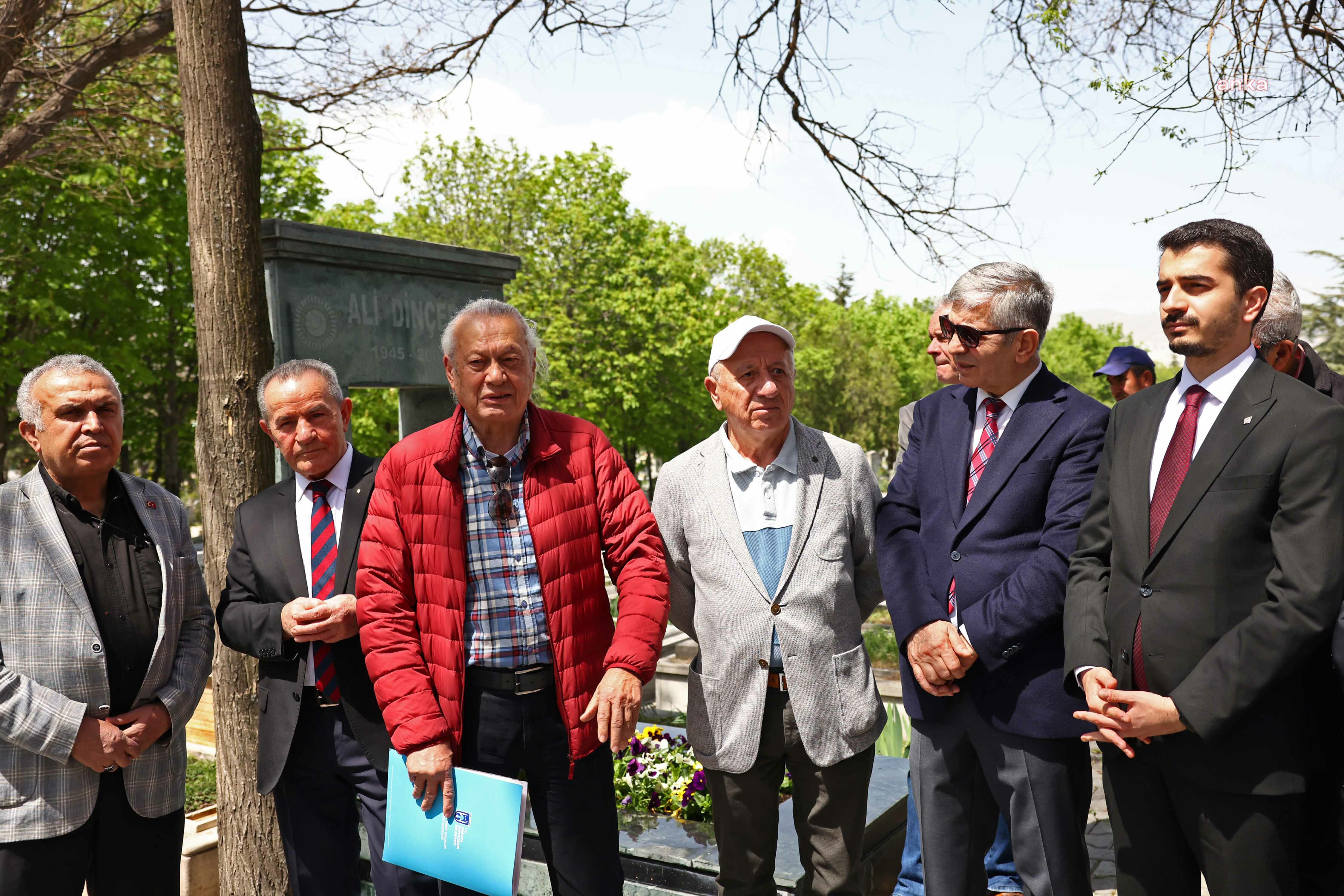 ESKİ ANKARA BELEDİYE BAŞKANI ALİ DİNÇER, MEZARI BAŞINDA ANILDI