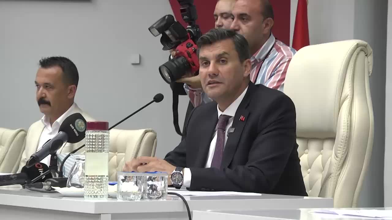 MANİSA BÜYÜKŞEHİR BELEDİYE BAŞKANI ZEYREK, SEÇİM VAADİNİ GERÇEKLEŞTİRDİ... MANİSA’DA SUYUN İLK 2 TONU 1 TL OLDU, SU TARİFESİNDE YÜZDE 30 İNDİRİM YAPILDI