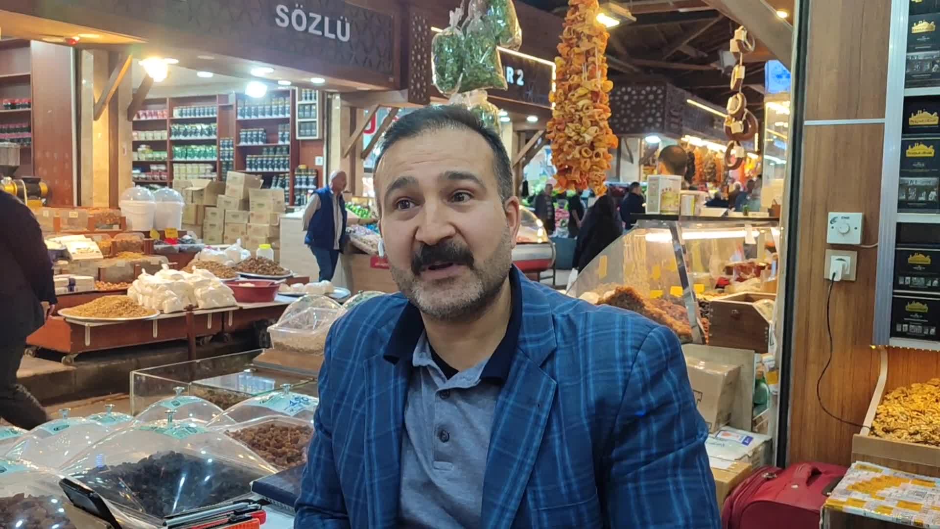 ELAZIĞLI ÜRETİCİ: "PEYNİR ALAMAYAN VATANDAŞLAR MERDİVEN ALTINDA ÜRETİLEN PEYNİRE YÖNELİYOR"