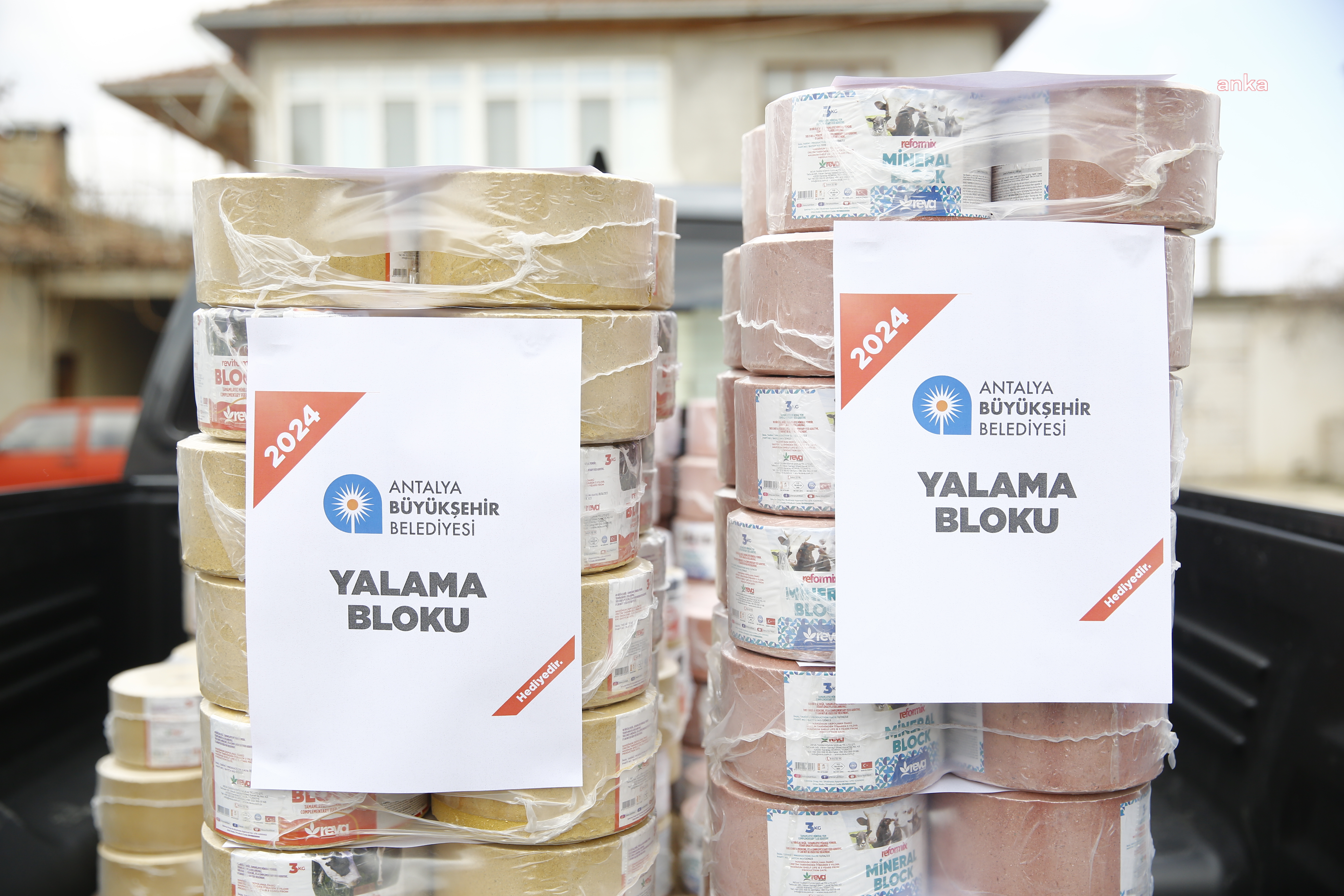 ANTALYA BÜYÜKŞEHİR'DEN HAYVANCILARA ÇOBAN HARİTASI DESTEĞİ