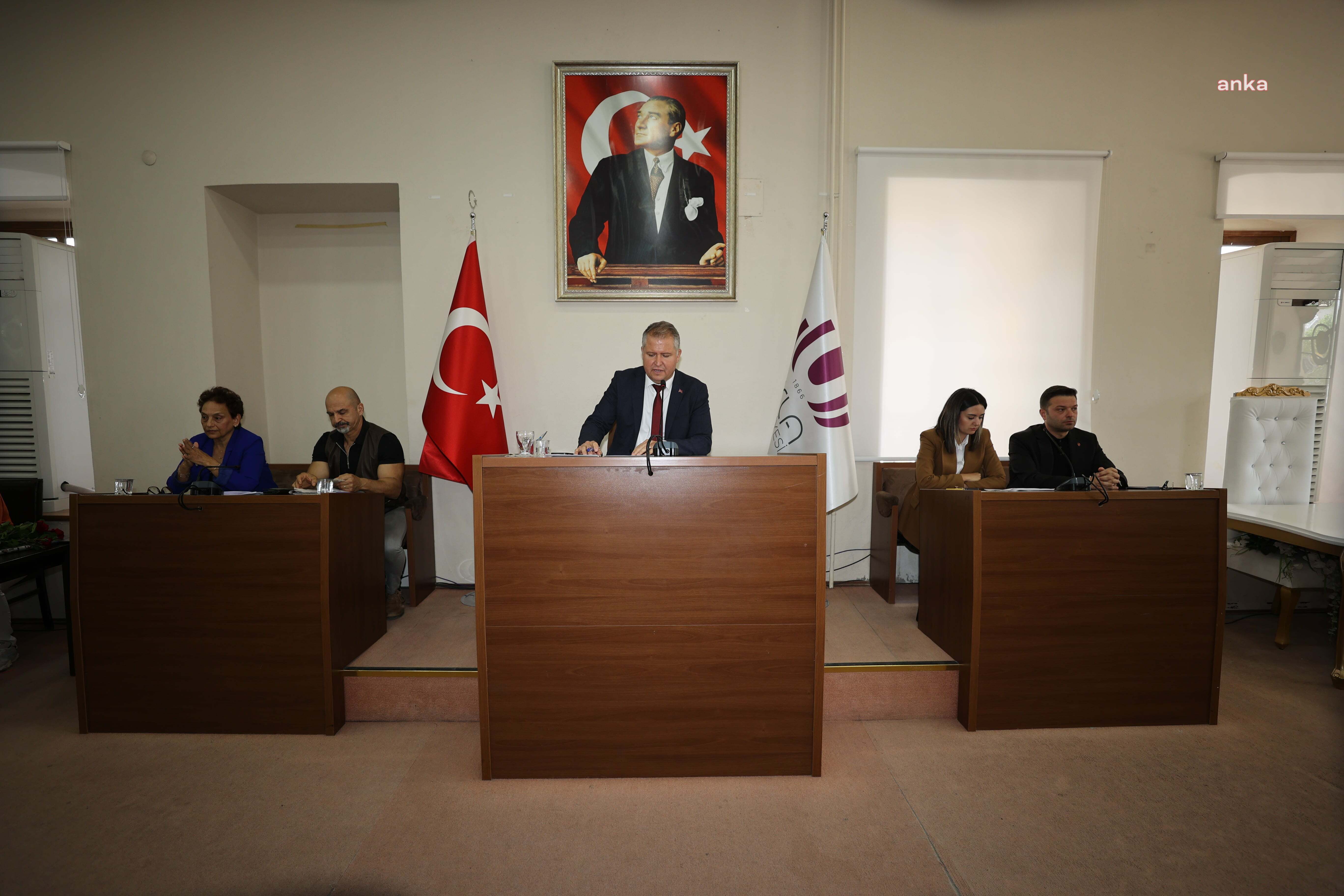 URLA BELEDİYE MECLİSİ'NDE 2023 YILI FAALİYET RAPORU ŞERH KONULARAK KABUL EDİLDİ