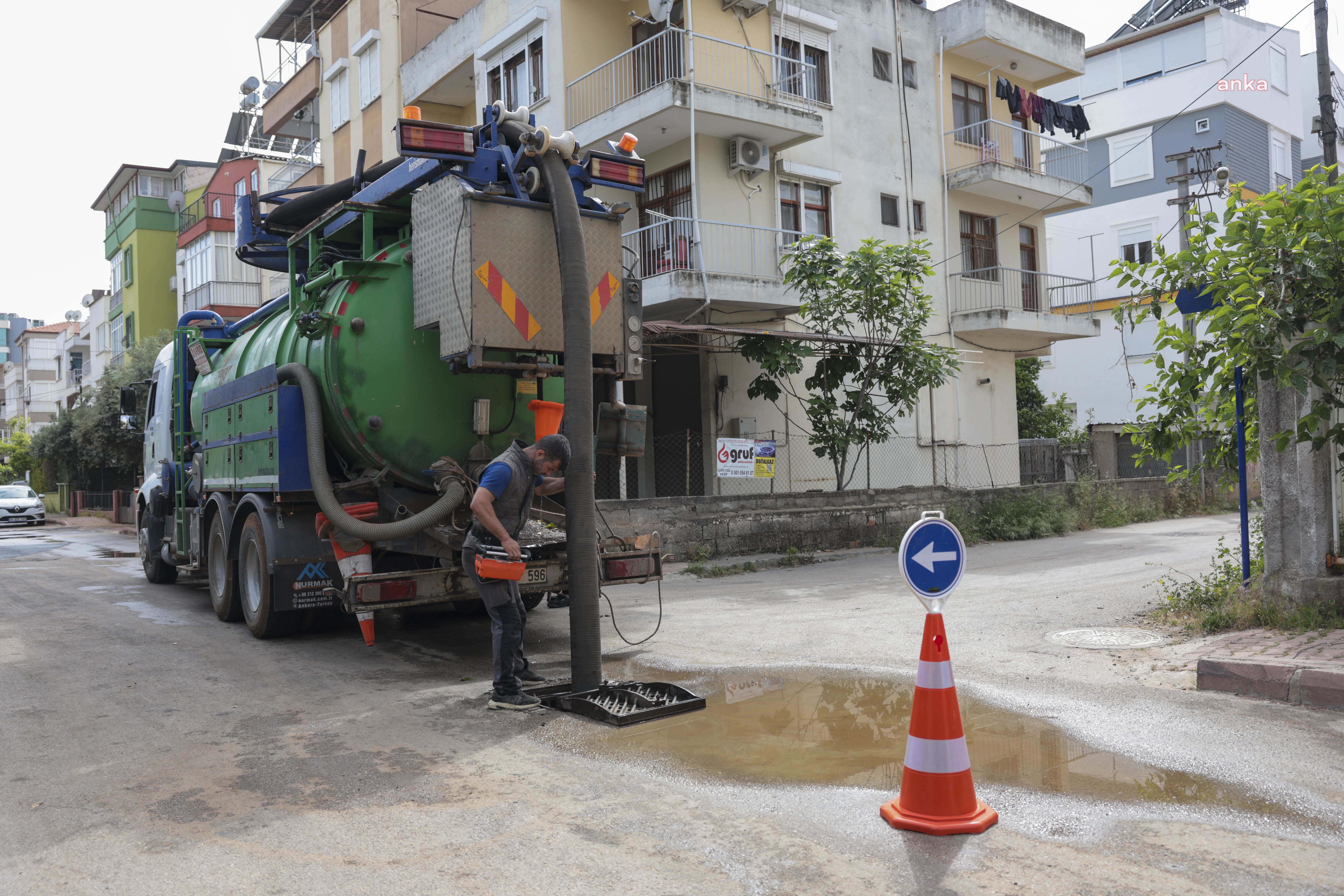ANTALYA BÜYÜKŞEHİR BELEDİYESİ, METEOROLOJİK UYARI ÜZERİNE EKİPLERİNİ TEYAKKUZA GEÇİRDİ