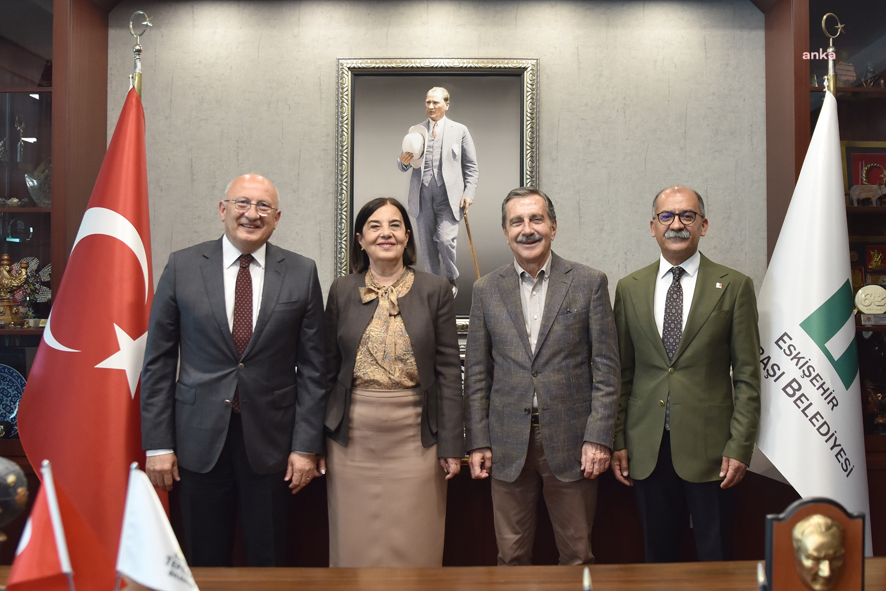 CHP ESKİŞEHİR MİLLETVEKİLLERİ, TEPEBAŞI BELEDİYE BAŞKANI ATAÇ’I KUTLADI