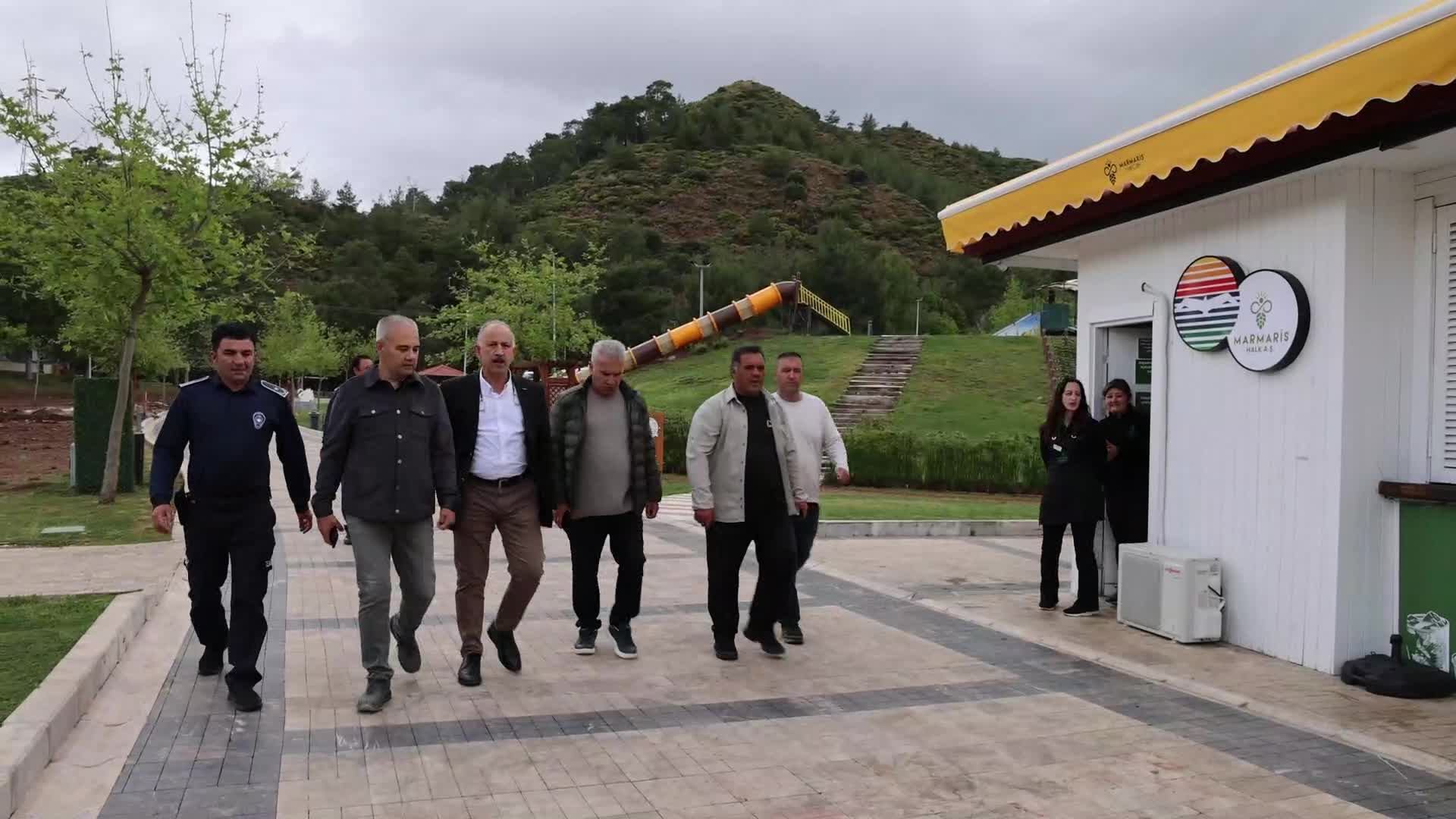 MARMARİS'TE ŞİDDETLİ YAĞMUR VE FIRTINA HAYATI OLUMSUZ ETKİLEDİ