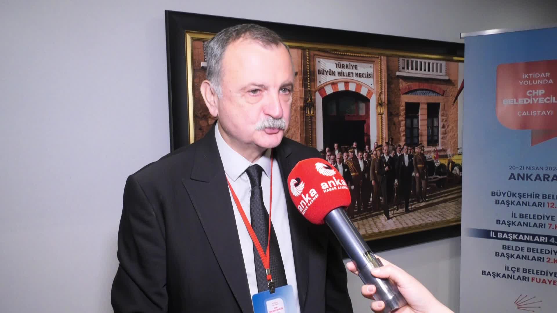 YUNUSEMRE'DE AKP'Lİ BAŞKANDAN KALAN LÜKS MAKAM ODASI... BAŞKAN BALABAN: "İMKANIMIZ OLDUĞUNDA DAHA MÜTEVAZI BİR ODAYA GEÇECEĞİZ"