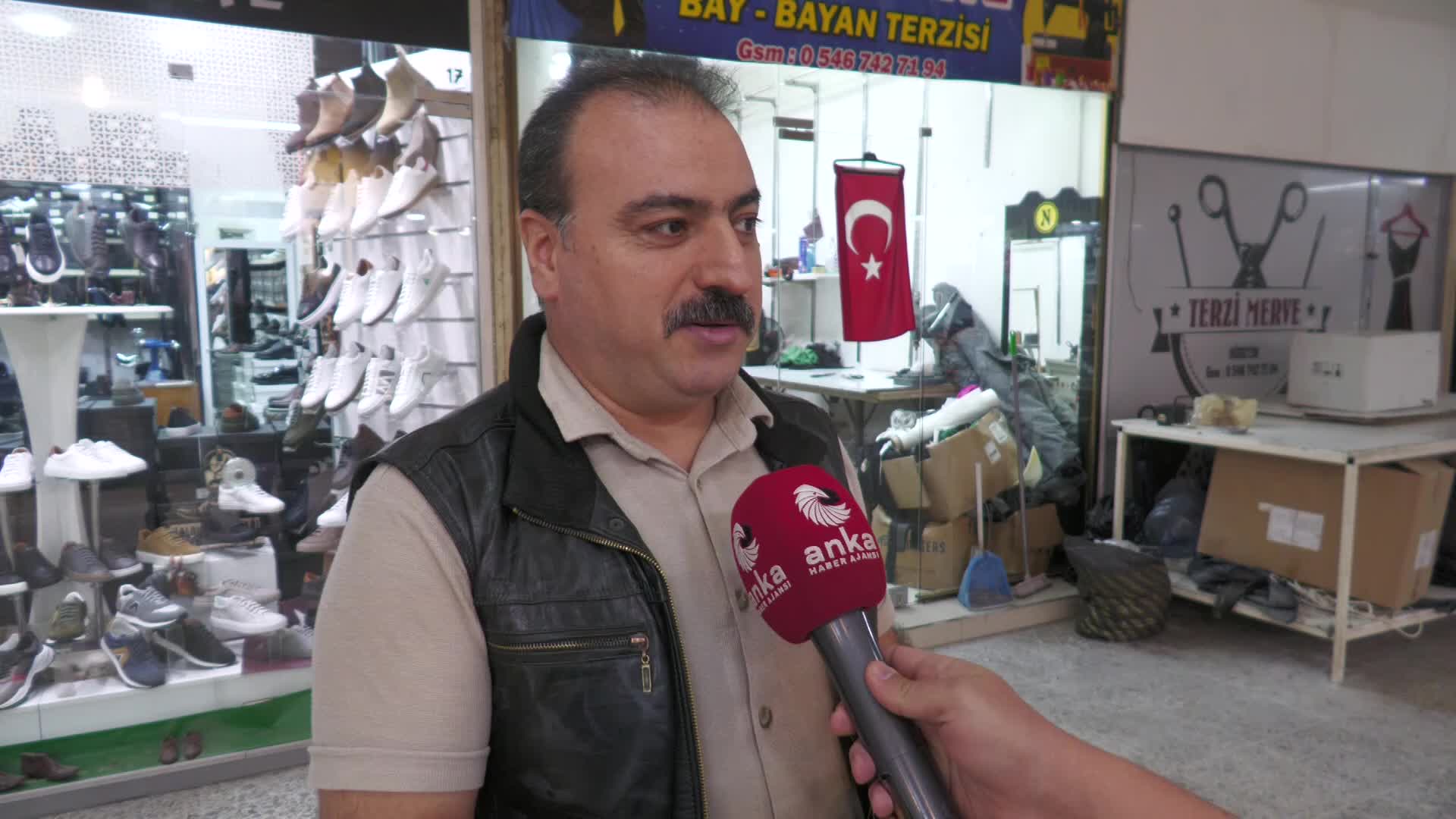 TÜRK VATANDAŞININ ALIM GÜCÜ DÜŞTÜ, İZMİRLİ ESNAF  UMUDUNU YABANCI TURİSTE BAĞLADI