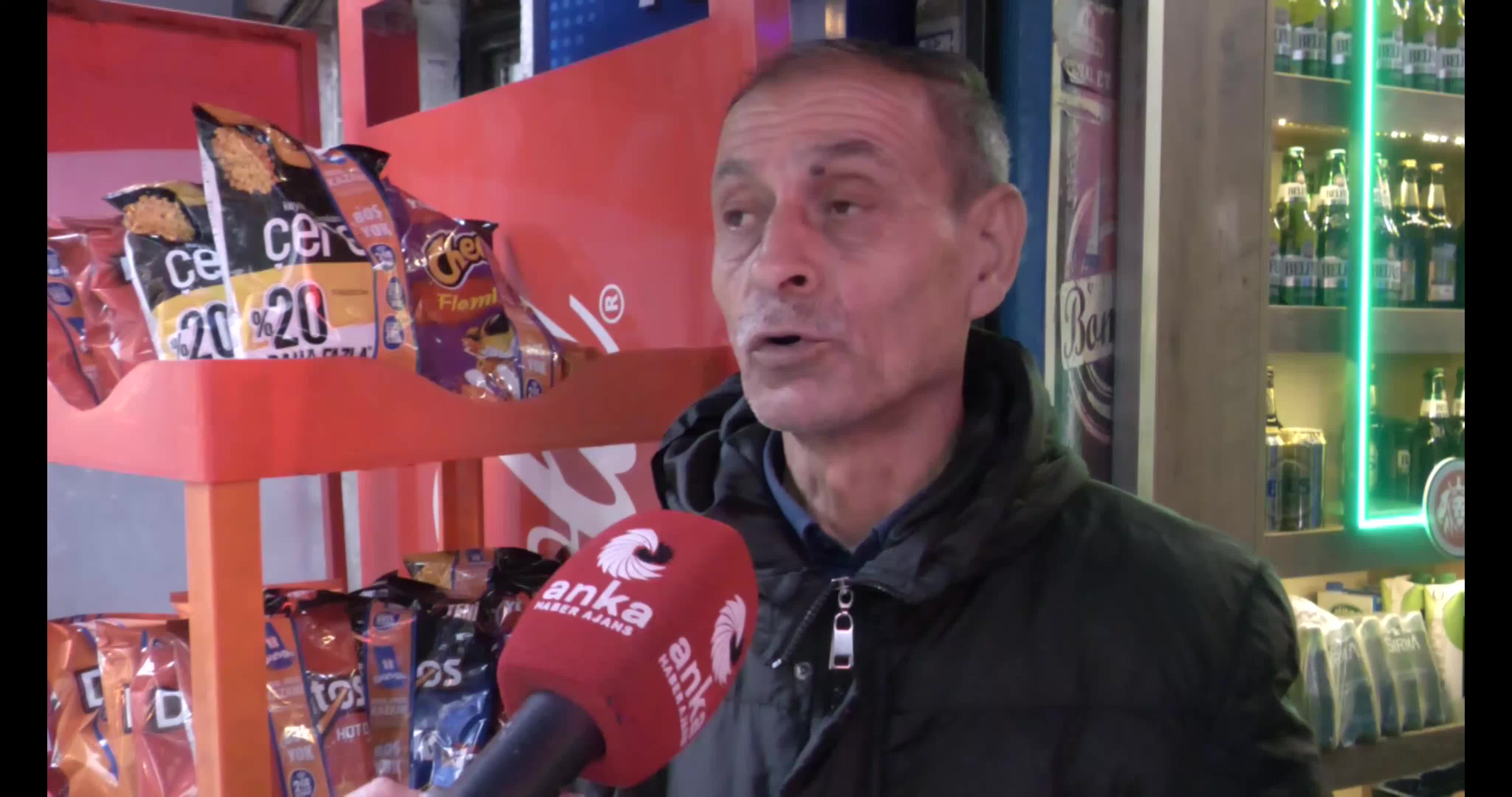 BOYKOT ÇAĞRISINA BEŞİKTAŞ ÇARŞI'DAN VERİLEN ORTAK YANIT: ASIL BOYKOT, PROTESTO HAYAT PAHALILIĞINA, ELEKTRİK, DOĞAL GAZ, KİRA ZAMLARINA KARŞI OLMALI. ENFLASYONUN SORUMLUSU İKTİDAR