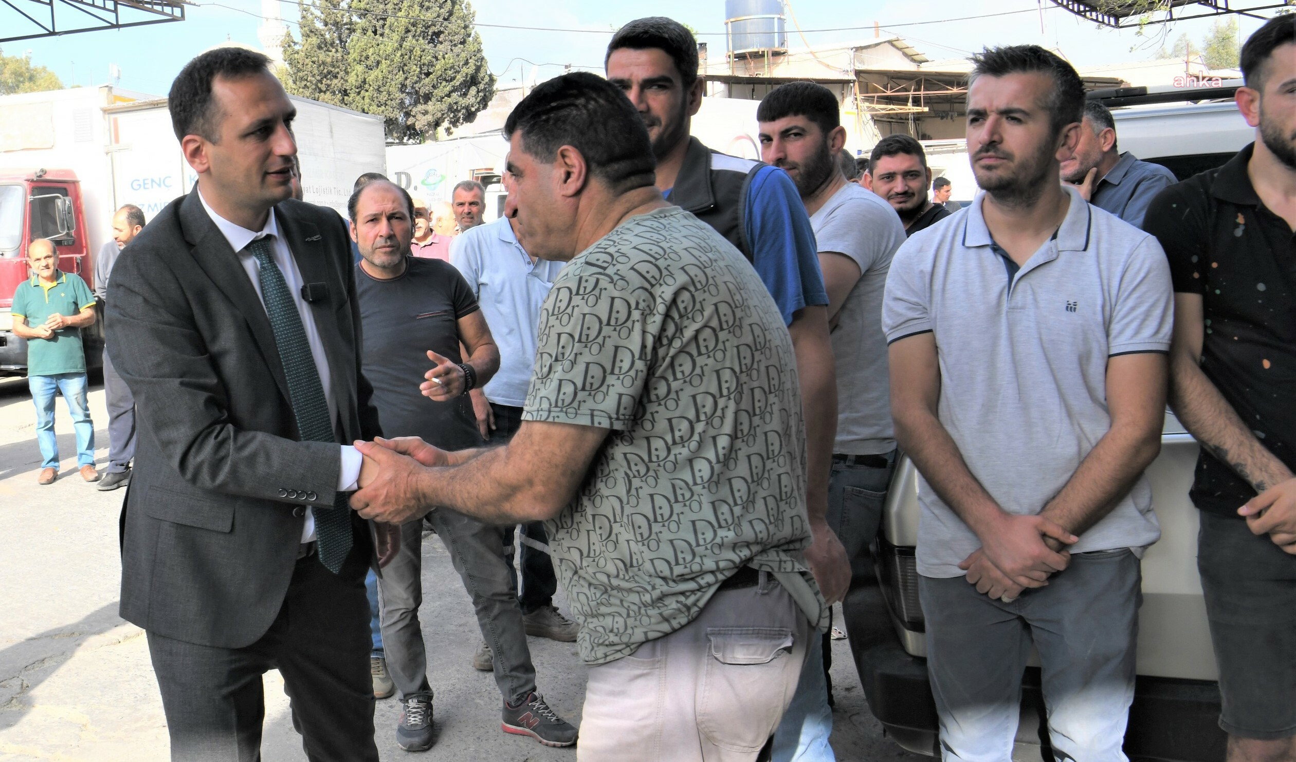 BORNOVA BELEDİYE BAŞKANI EŞKİ: “‘5 YILDA BİR GELİRLER OYLARI ALIRLAR, GİDERLER’ ALGISINI YIKACAĞIZ”
