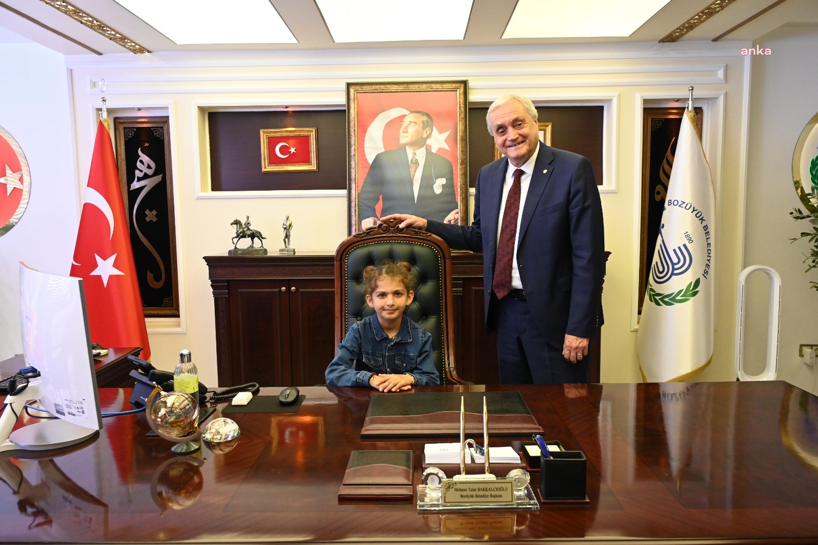 BOZÜYÜK BELEDİYE BAŞKANLIĞI KOLTUĞUNA ÇOCUK BAŞKAN NURSİMA IŞIK OTURDU
