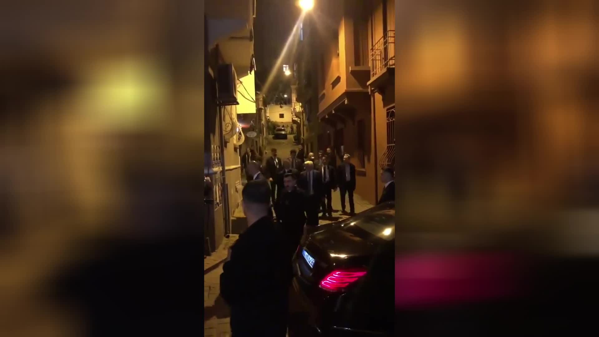 STEİNMAİER'İN MÜZE GEZİSİ SIRASINDA "GAZZE'DEKİ KATLİAMI DURDURUN" DÖVİZİ ASILDI, "YAŞASIN FİLİSTİN" MARŞI ÇALINDI