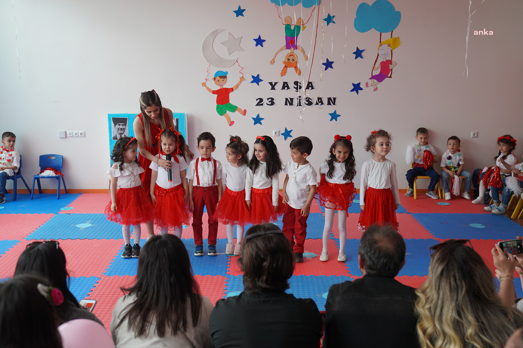 TEPEBAŞI BELEDİYESİ’NİN KREŞLERİNDE EĞİTİM ALAN ÇOCUKLAR 23 NİSAN’I COŞKUYLA KUTLADI