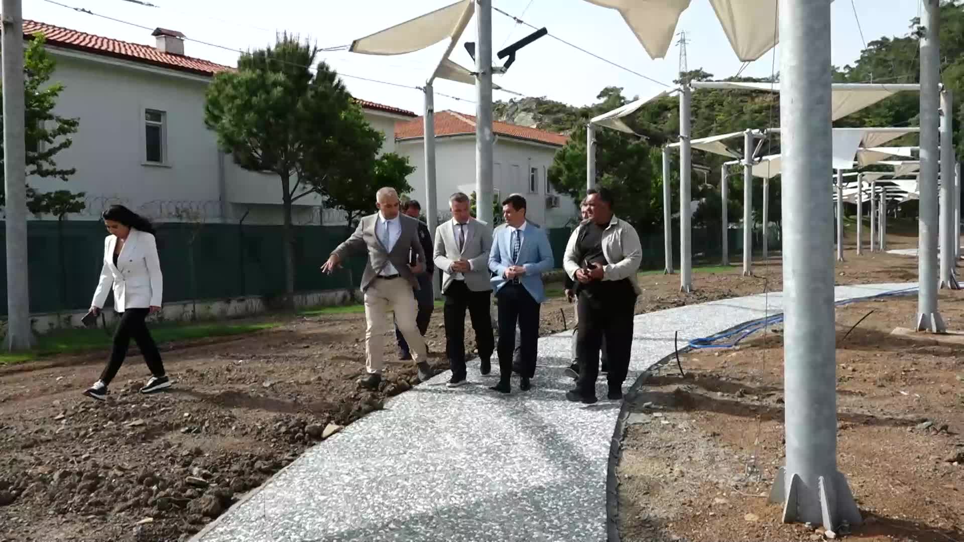 MARMARİS BELEDİYE BAŞKANI ÜNLÜ, FIRTINADAN ZARAR GÖREN ALANLARDA İNCELEME YAPTI