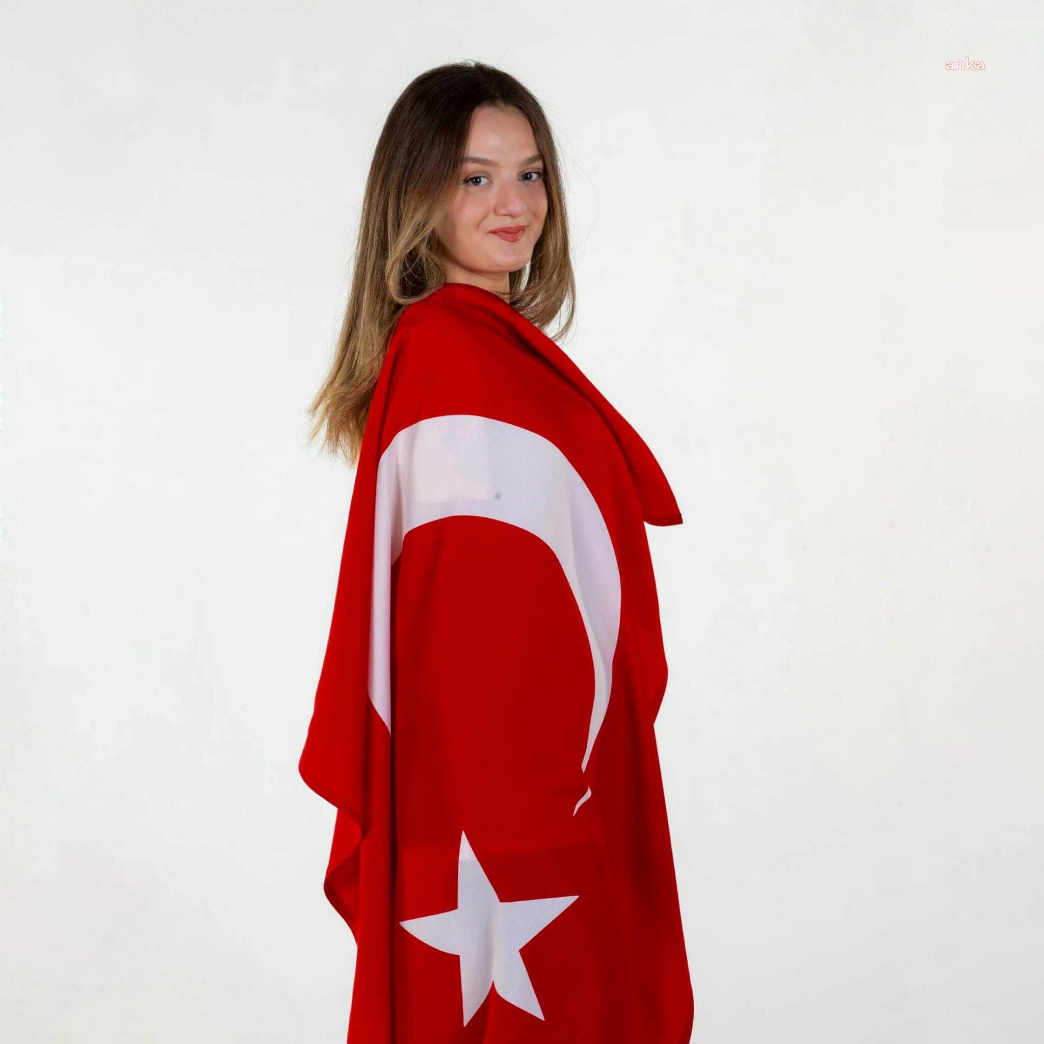 ESKİŞEHİRLİ MİLLİ YÜZÜCÜ SÜMEYYE BOYACI’DAN AVRUPA ÜÇÜNCÜLÜĞÜ