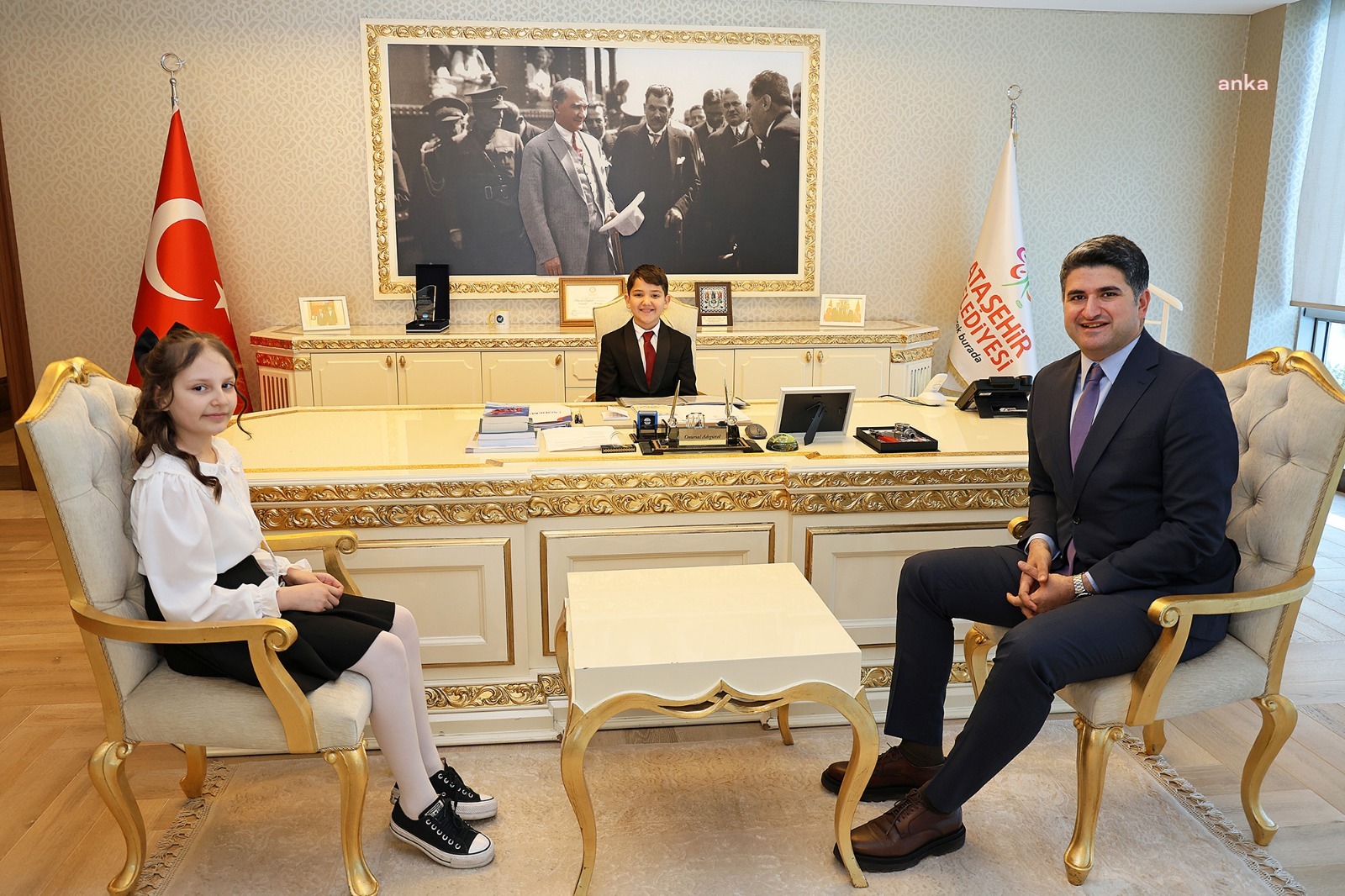 ATAŞEHİR’DE BELEDİYE BAŞKANLIĞI BİR GÜNLÜĞÜNE 'ÇINAR BAŞKAN'A EMANET