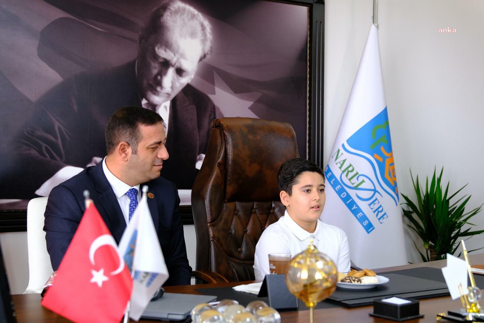 NARLIDERE BELEDİYE BAŞKANI UZUN, KOLTUĞU KÜÇÜK ALİ’YE DEVRETTİ