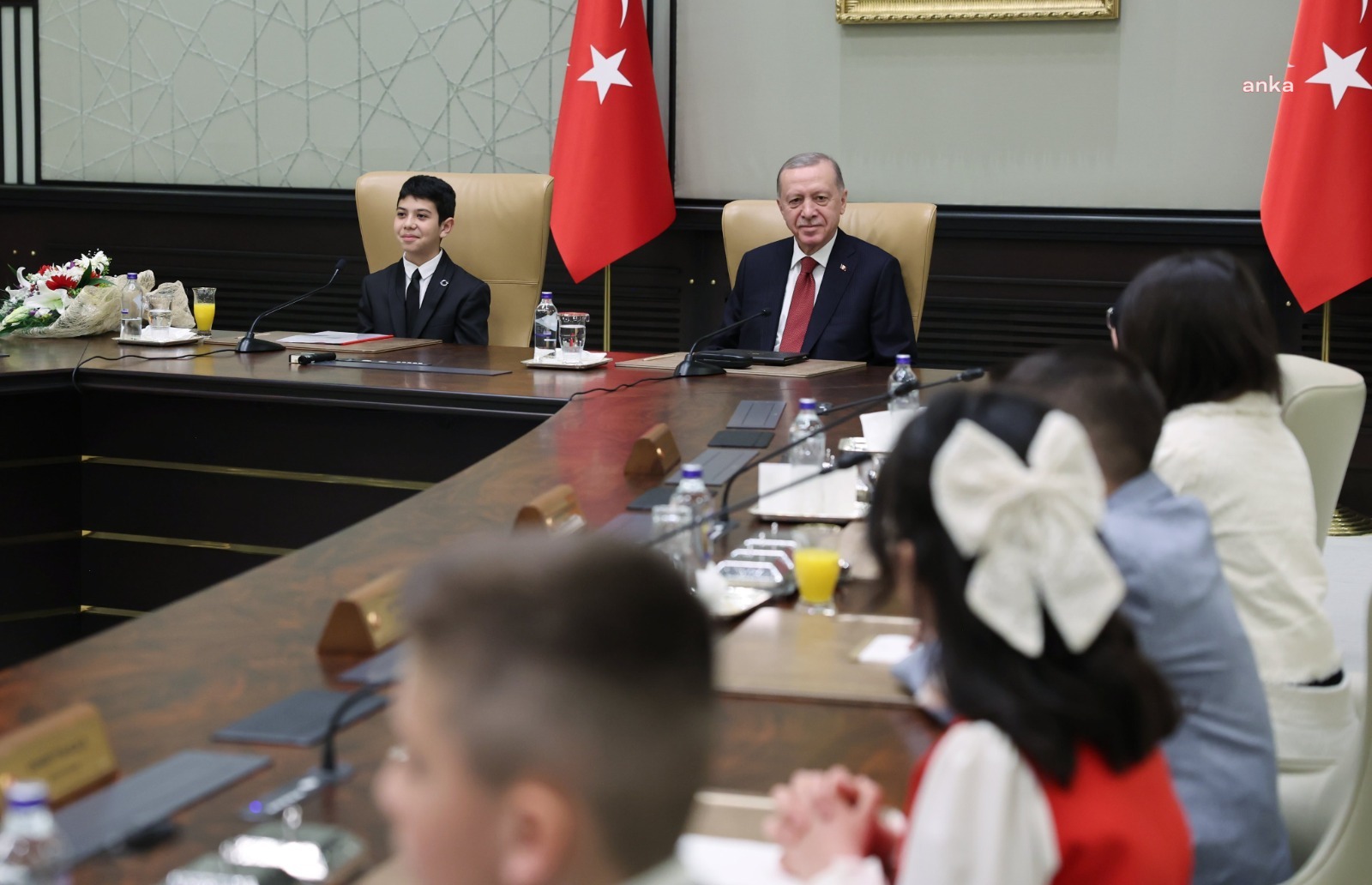 CUMHURBAŞKANI ERDOĞAN, CUMHURBAŞKANLIĞI'NDA ÇOCUKLARLA BİR ARAYA GELDİ