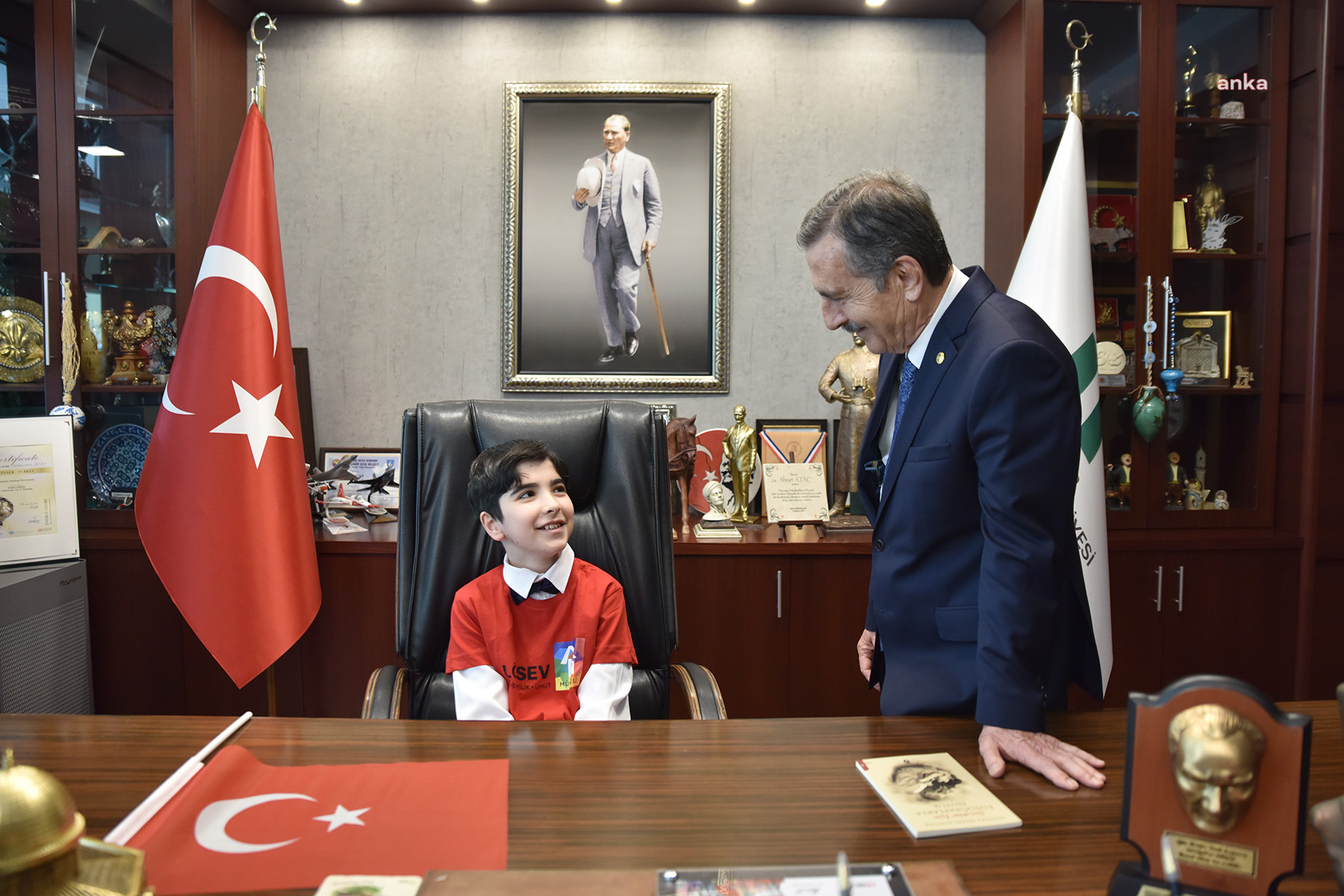 TEPEBAŞI BELEDİYE BAŞKANI ATAÇ, MAKAMINI ÇOCUKLARA EMANET ETTİ