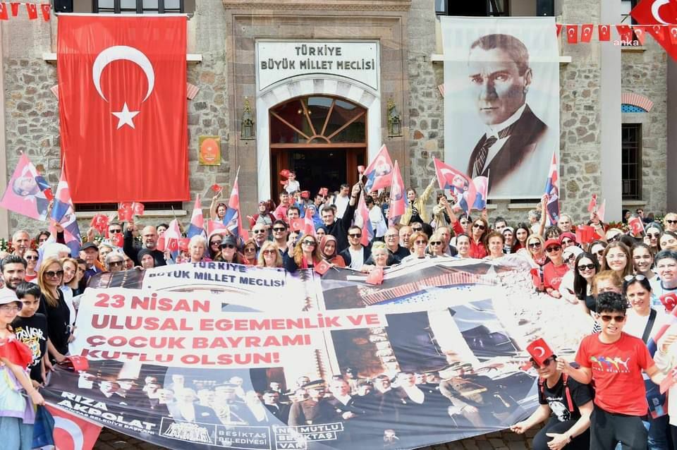 BEŞİKTAŞ’TA 23 NİSAN ULUSAL EGEMENLİK VE ÇOCUK BAYRAMI COŞKUSU