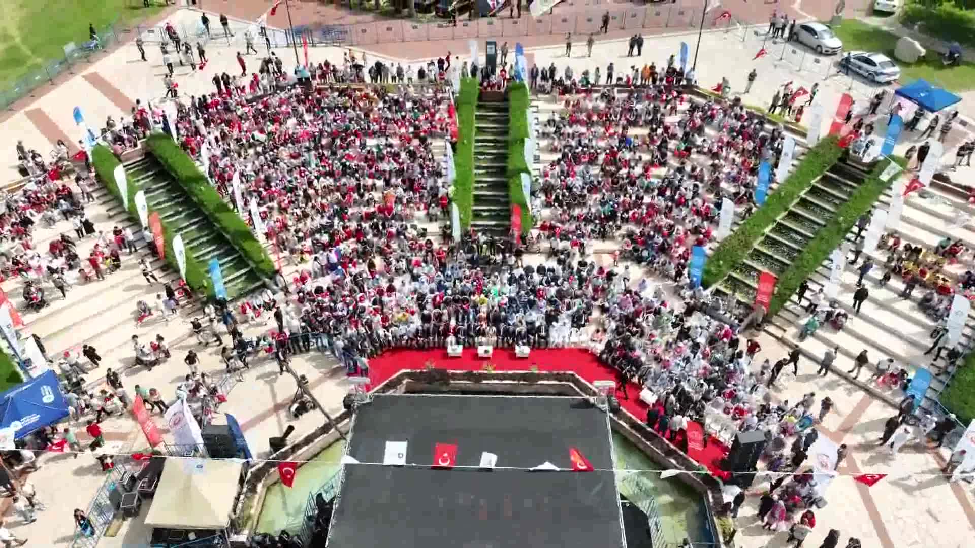 DÜNYA ÇOCUKLARI, ANTALYA’DAN BARIŞ MESAJI VERDİ