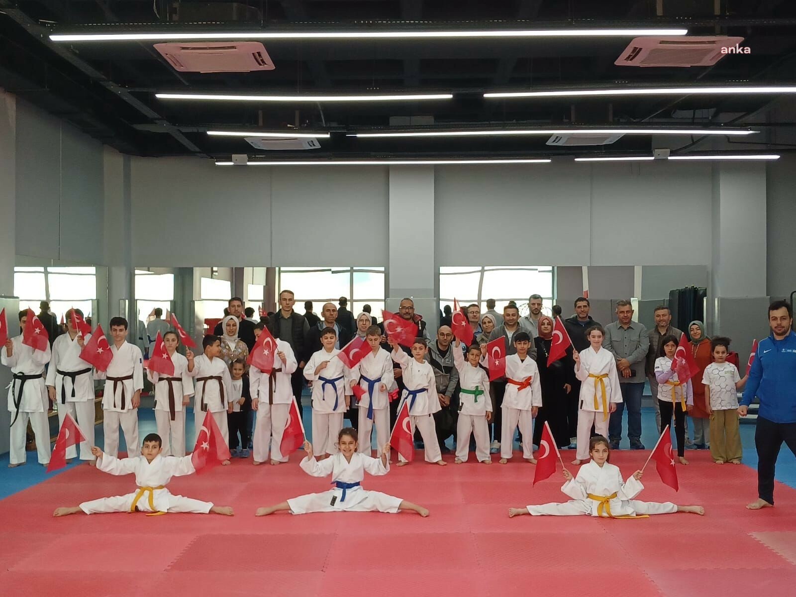 ÇOCUKLAR SPOR YAPARKEN ARTIK DAHA GÜVENDE