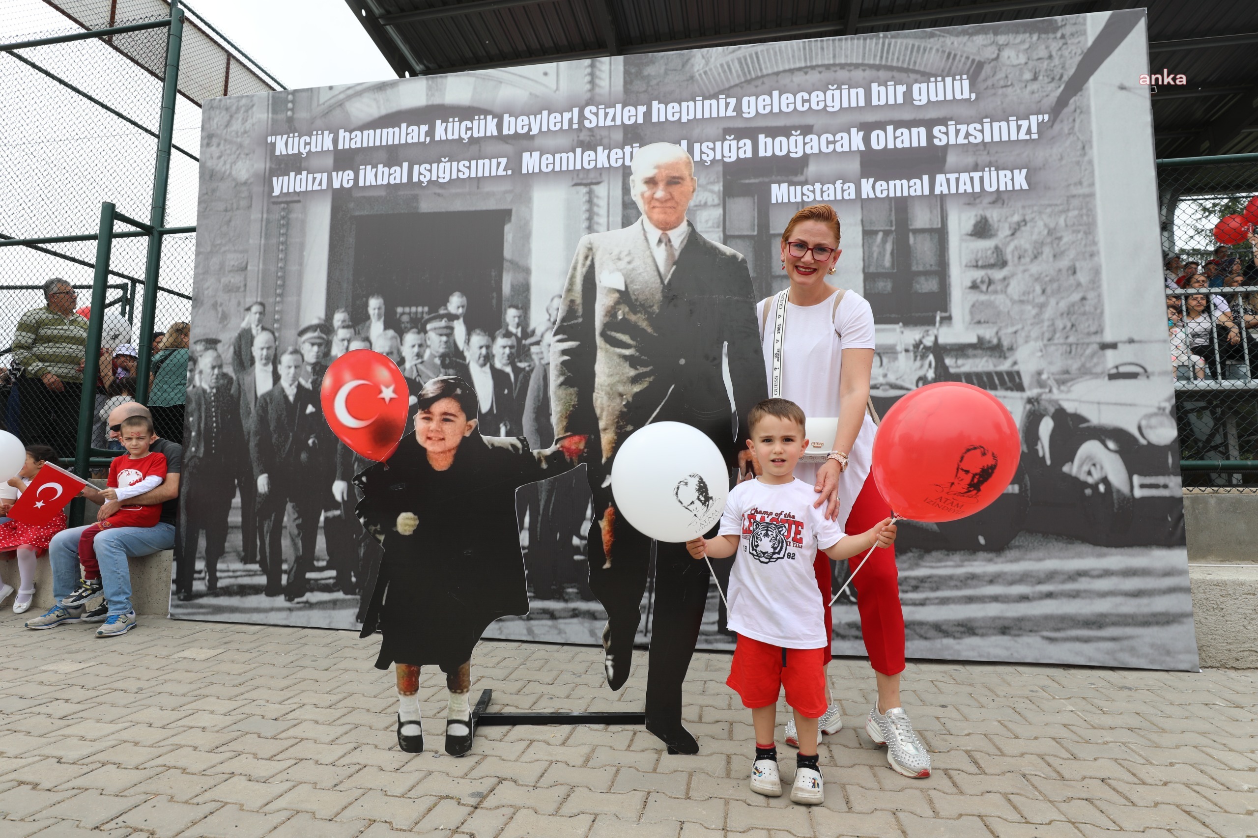 23 NİSAN COŞKUSU, MENDERES’İ SARDI