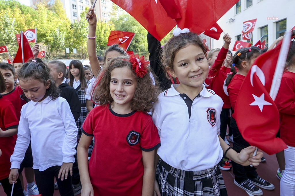 AİLE VE SOSYAL HİZMETLER BAKANLIĞI "ÇOCUK ZİRVESİ" DÜZENLEYECEK