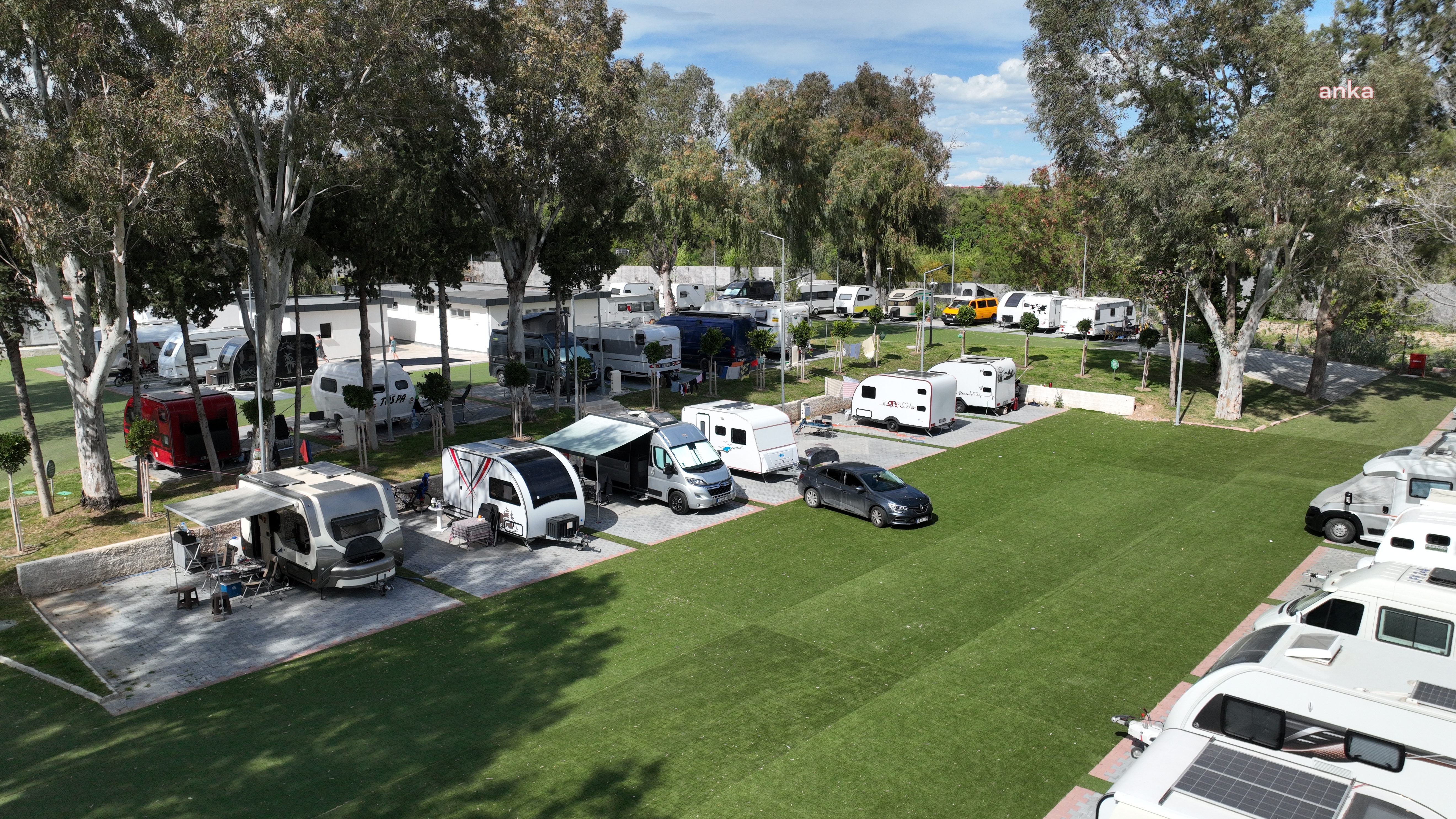 ANTALYA BÜYÜKŞEHİR’İN KARAVAN PARKINDA ZİYARETÇİ YOĞUNLUĞU