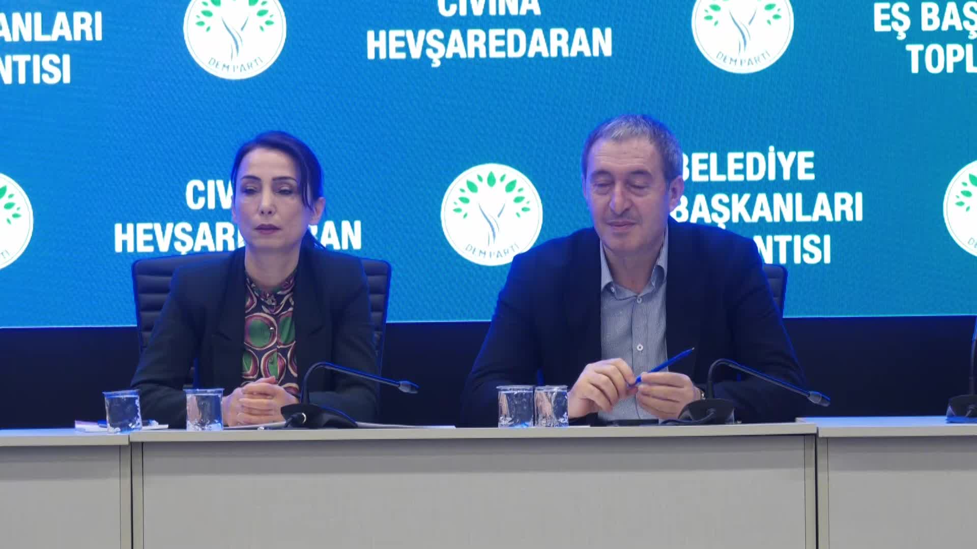 DEM PARTİ EŞ GENEL BAŞKANI TUNCER BAKIRHAN: "HER BELEDİYEDE BÜYÜK BİR SOYGUN YAPMIŞLAR. BUNLAR HİZMET ETMEK İÇİN DEĞİL RANT İÇİN VARLAR"