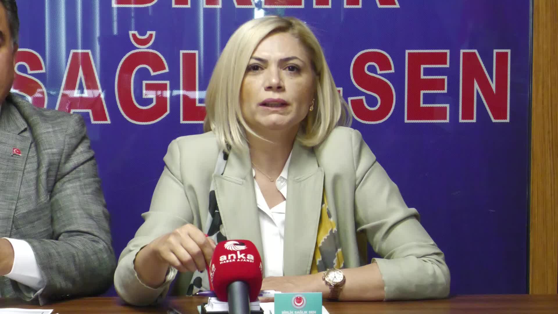 İZMİR'DE BİRLİK SAĞLIK SEN'DEN SAĞLIKTA ŞİDDETE TEPKİ: "SAĞLIK BAKANLIĞIMIZ PANSUMAN TEDBİRLERDEN VAZGEÇİP GERÇEKÇİ VE ETKİLİ TEDBİRLER ALMALIDIR"