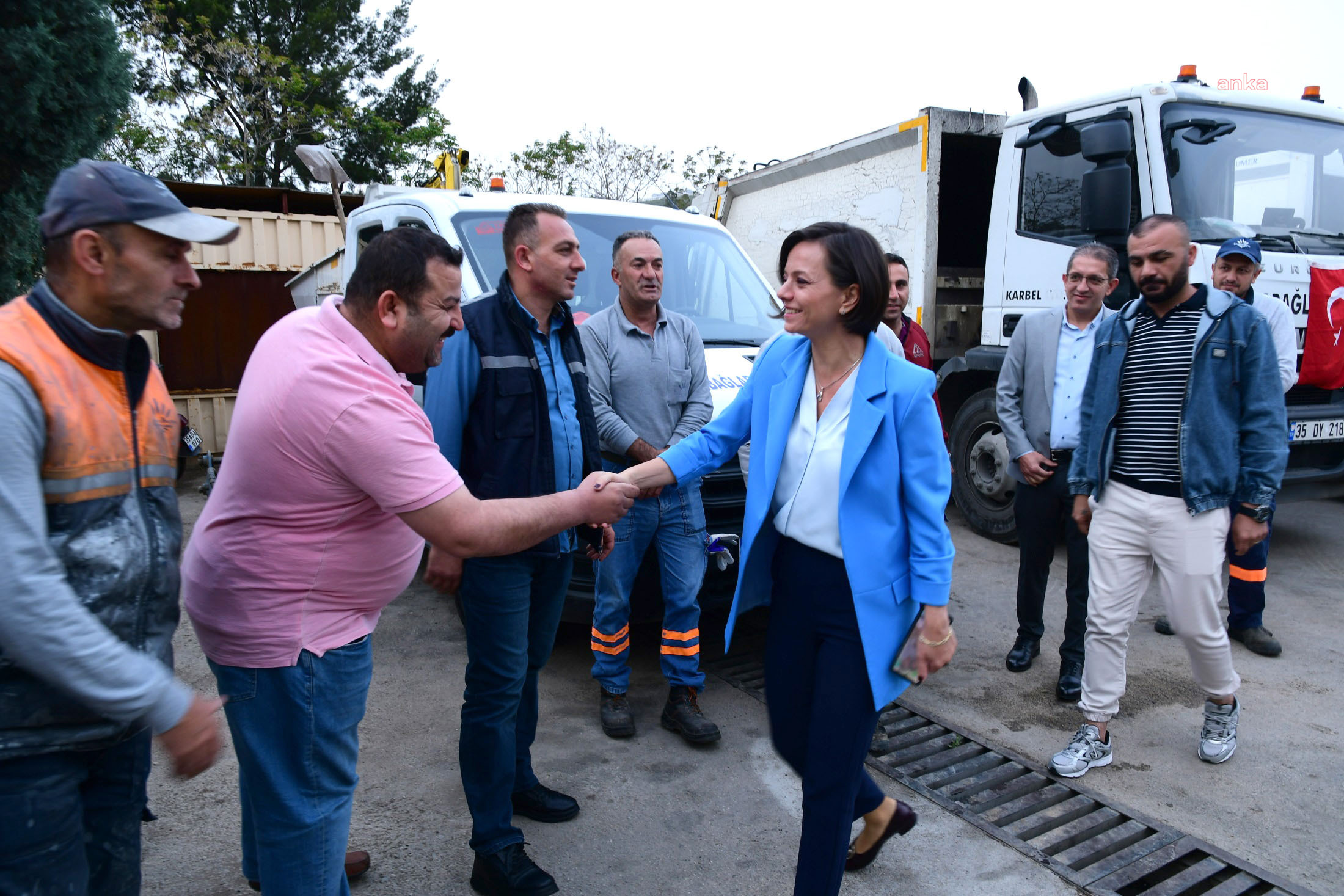 KARABAĞLAR BELEDİYE BAŞKANI KINAY’DAN PERSONELE ZİYARET