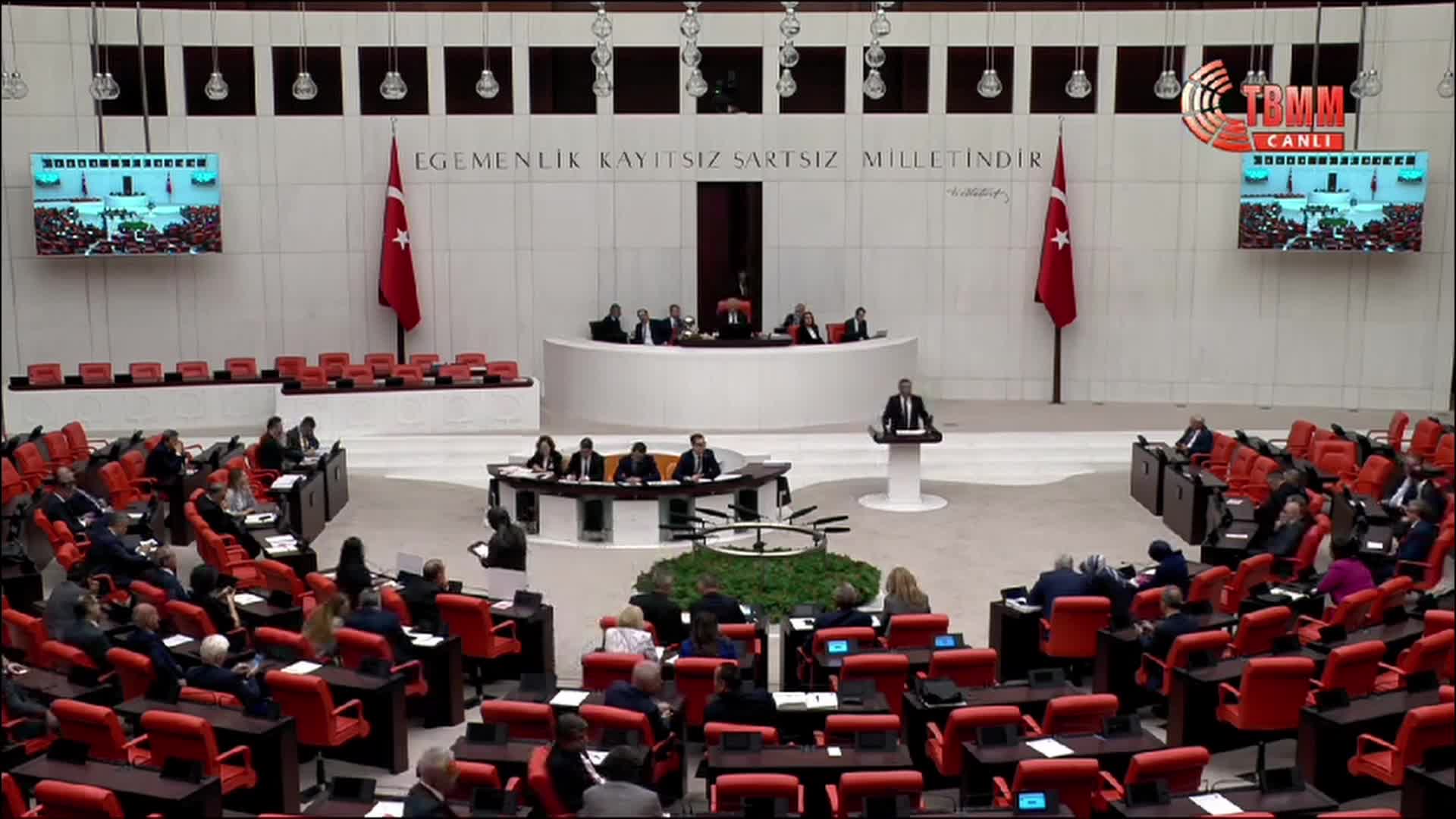 SEZGİN TANRIKULU: "AKP'NİN KAYYUM UYGULAMASI, SİYASİ BİR KÖTÜLÜK OLARAK TARİHE GEÇECEK"